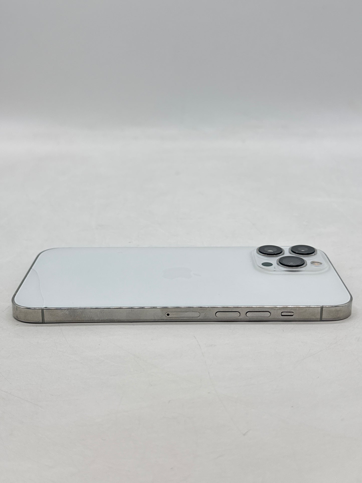 Unlocked Apple iPhone 13 Pro Max A2484 128GB Silver - Cracked Back