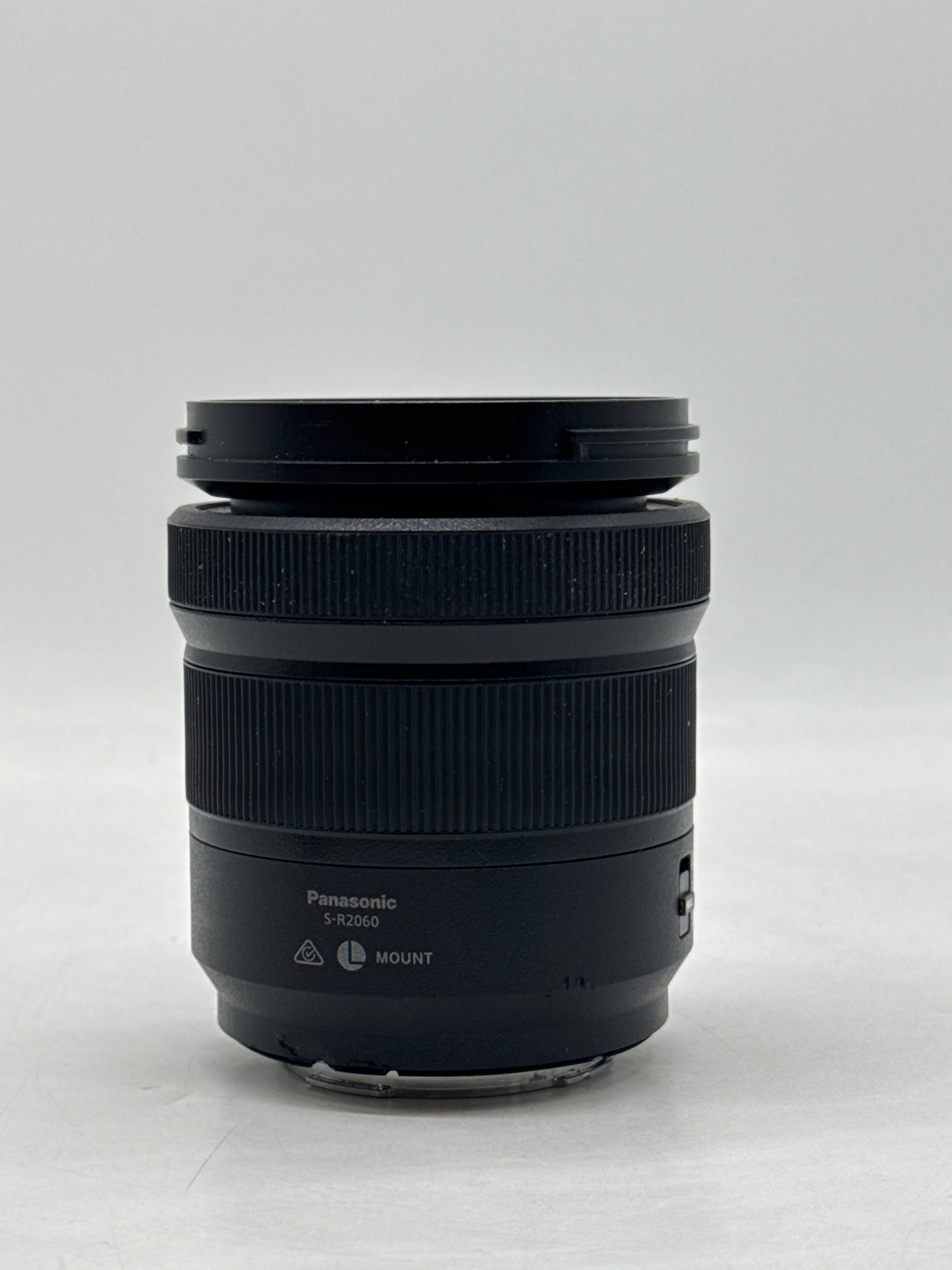 Panasonic Lumix S 20-60mm f/3.5-5.6 Lens S-R2060 - Damaged Mount