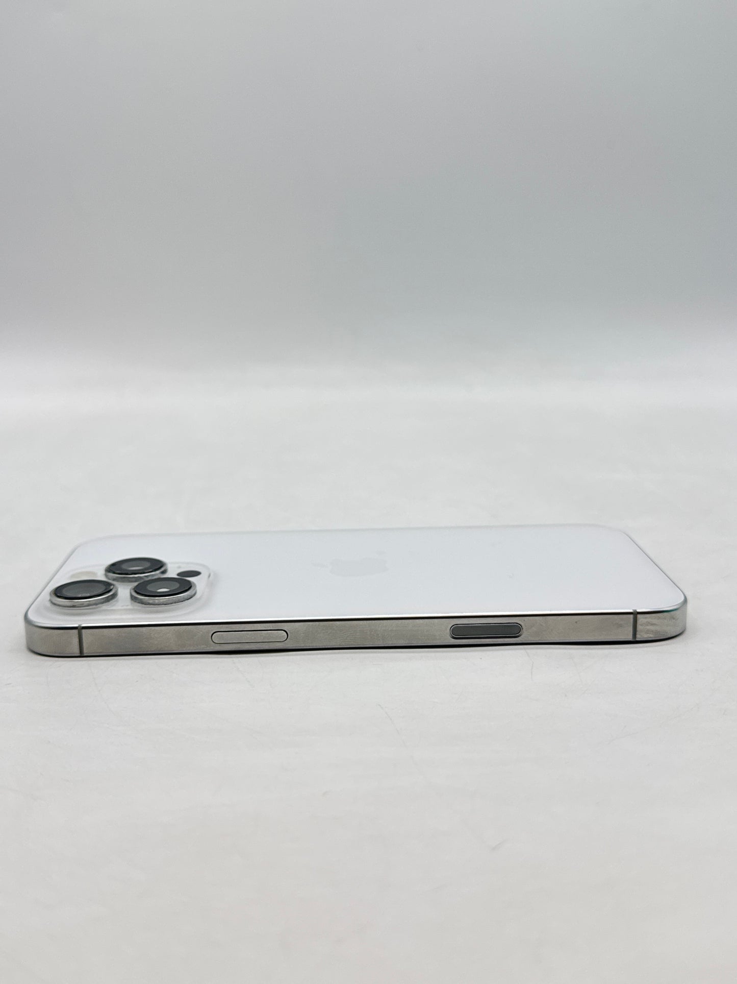 AT&T Apple iPhone 16 Pro Max A3084 256GB White Titanium 100% Battery health