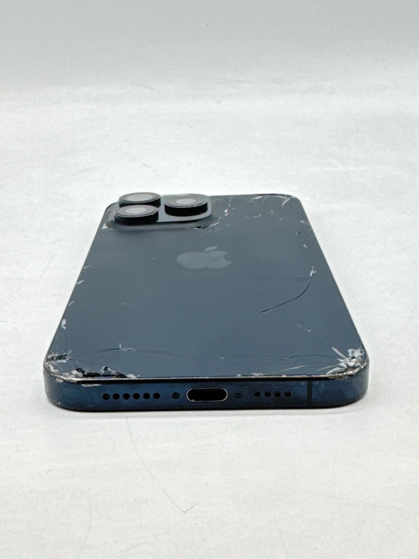 Unlocked Apple iPhone 15 Pro Max A2849 256GB Blue Titanium  - Cracked Read!