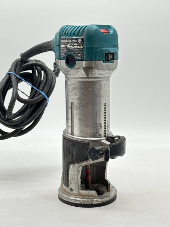 Makita RT0701C 6.5-Amp 1-1/4 HP Corded Variable Speed Compact Router