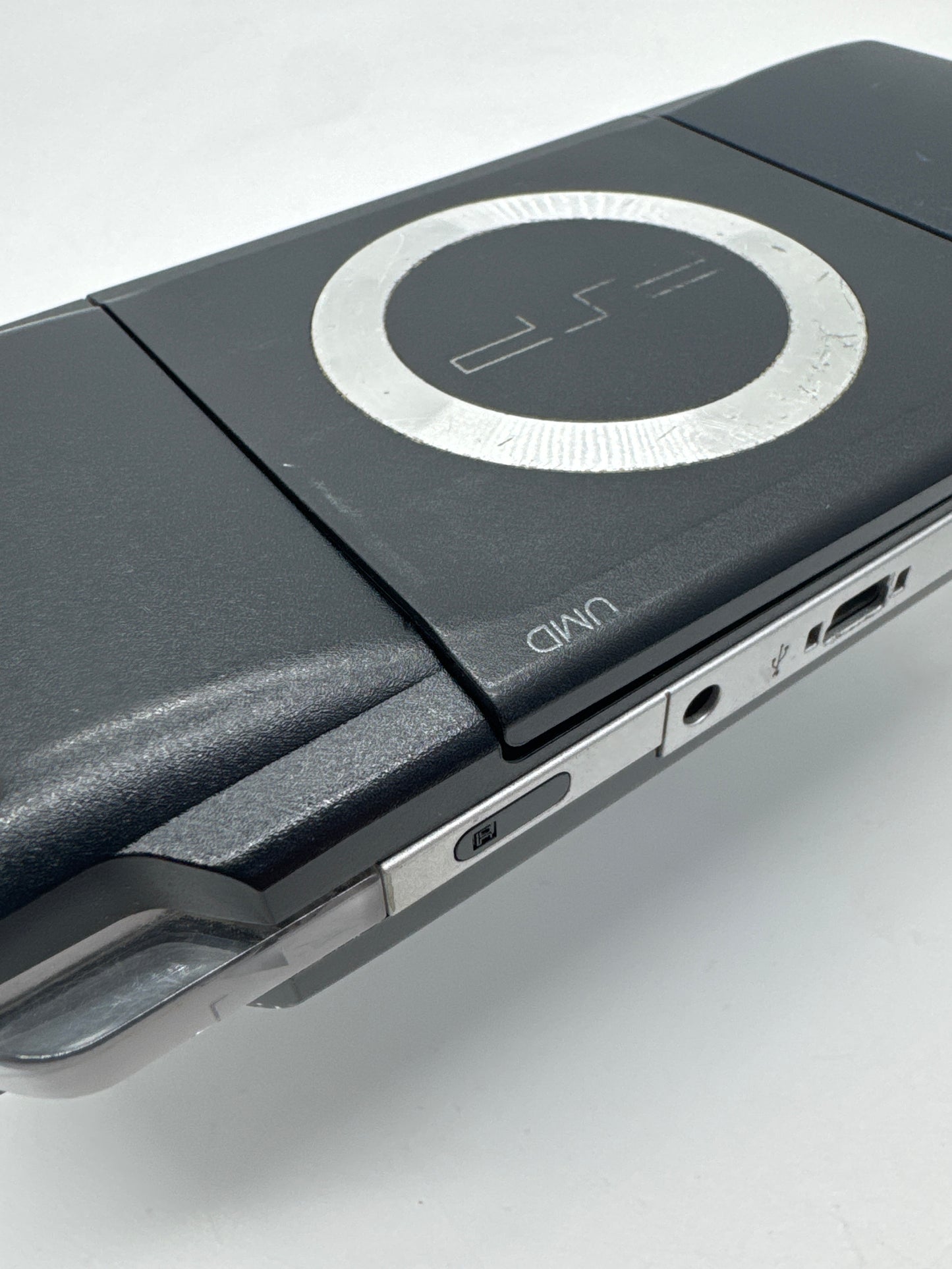 Sony PSP-1000 Piano Black Console #77 w/1800mAh Battery & No Charger