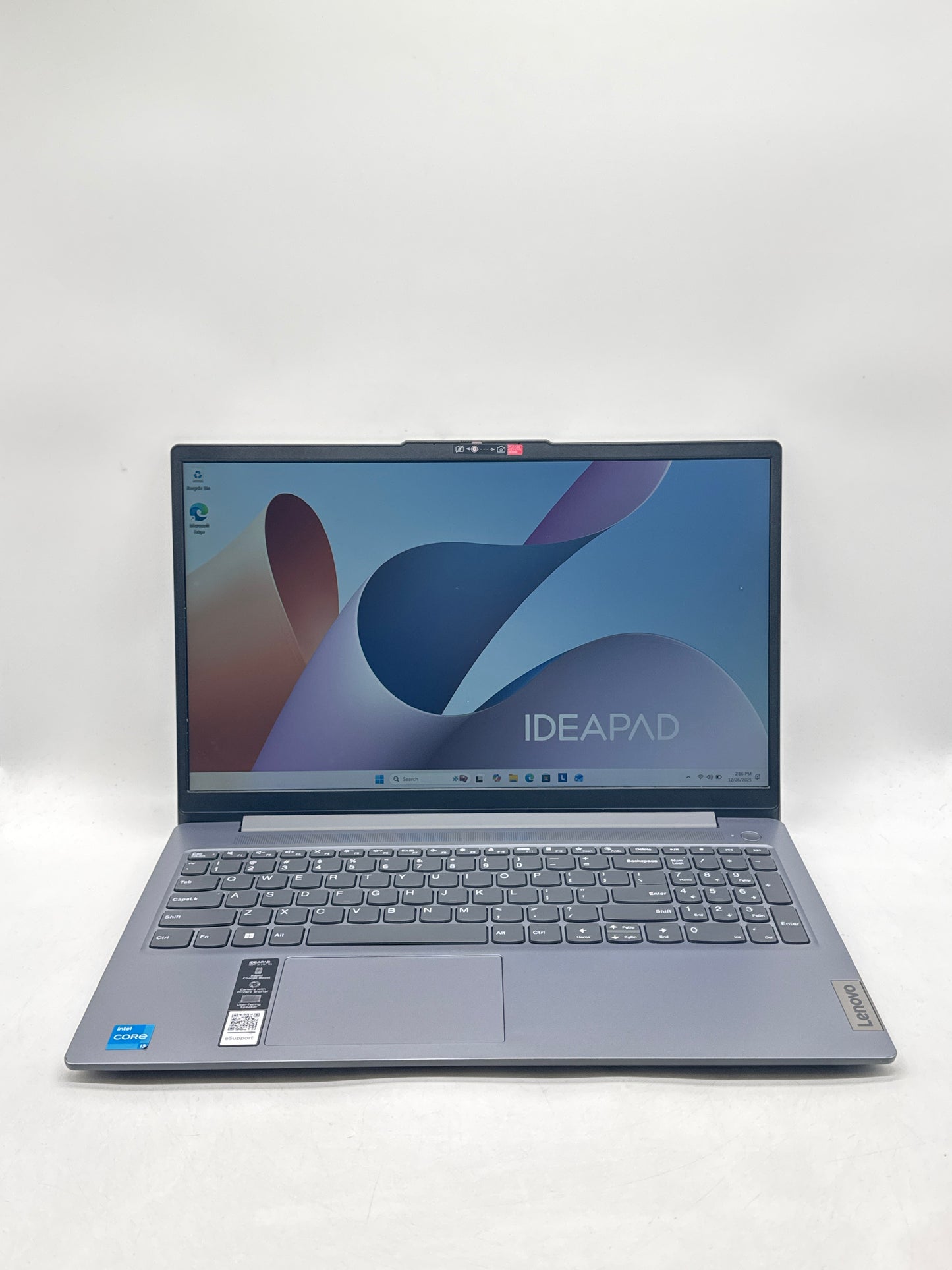 Lenovo IdeaPad Slim 3 15IAN8 15.6'' Core™ i3-N305 8GB DDR5 RAM 128GB SSD - Read!
