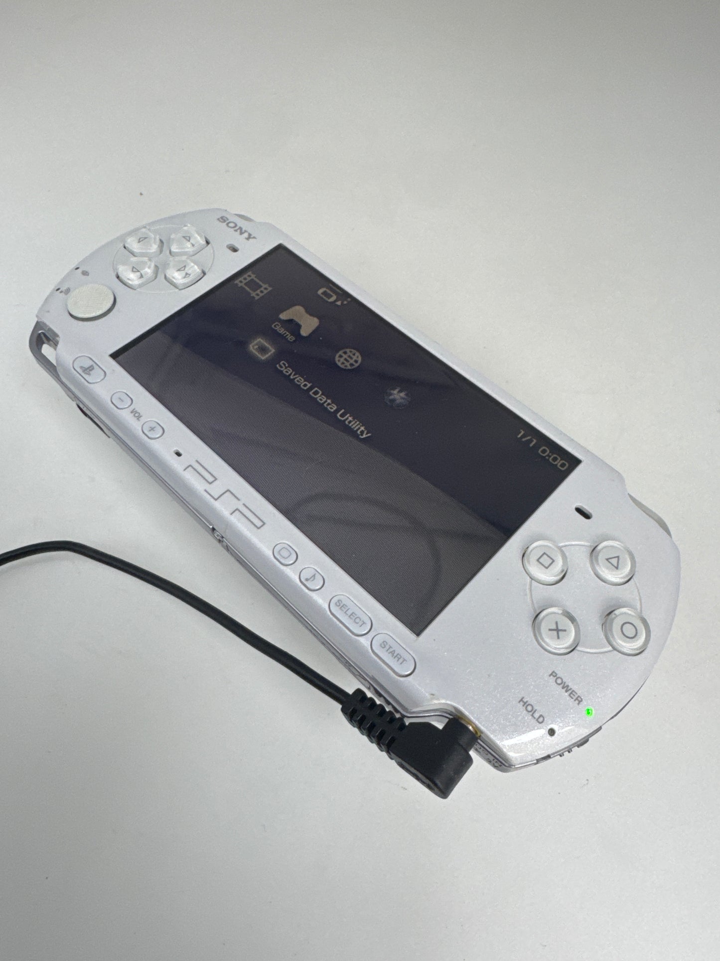 Sony PSP-3000 Pearl White Console Only #99 No Battery No Charger AS IS