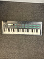 Yamaha DX100 FM Digital Synthesizer Keyboard Powers On Read Parts Repair - image 1