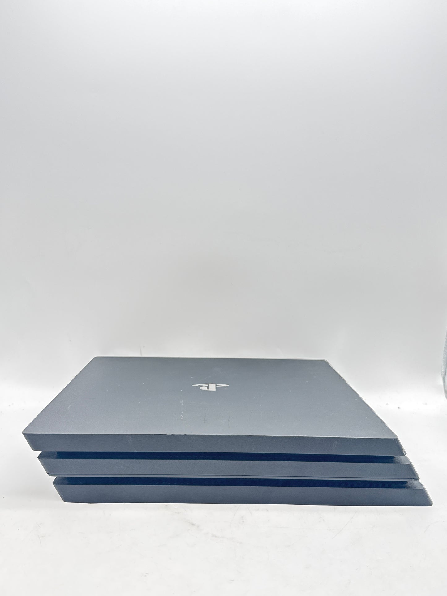 Sony PlayStation 4 PS4 Pro CUH-7015B 1TB Video Game Console W/Controller & Cables