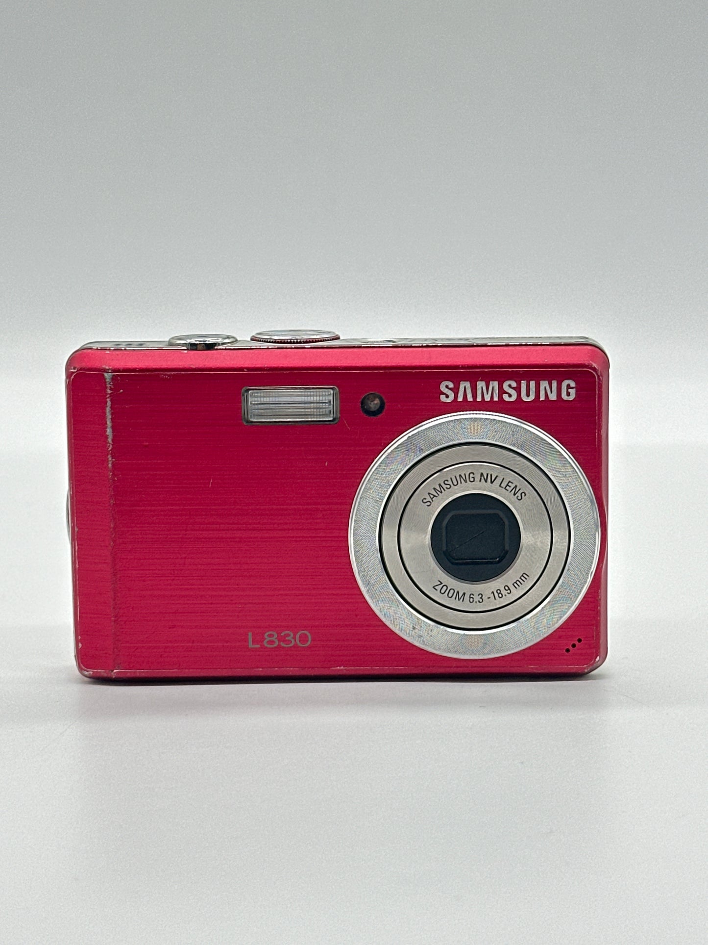 Samsung L830 8MP Compact Digital Camera Red - No Charger