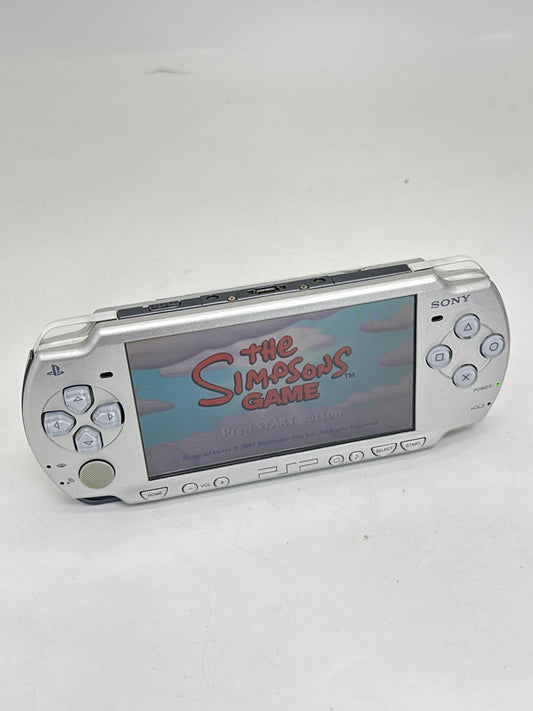 Sony PlayStation Portable PSP-2000 Silver Console #387 w/ OEM 1200mAh Battery