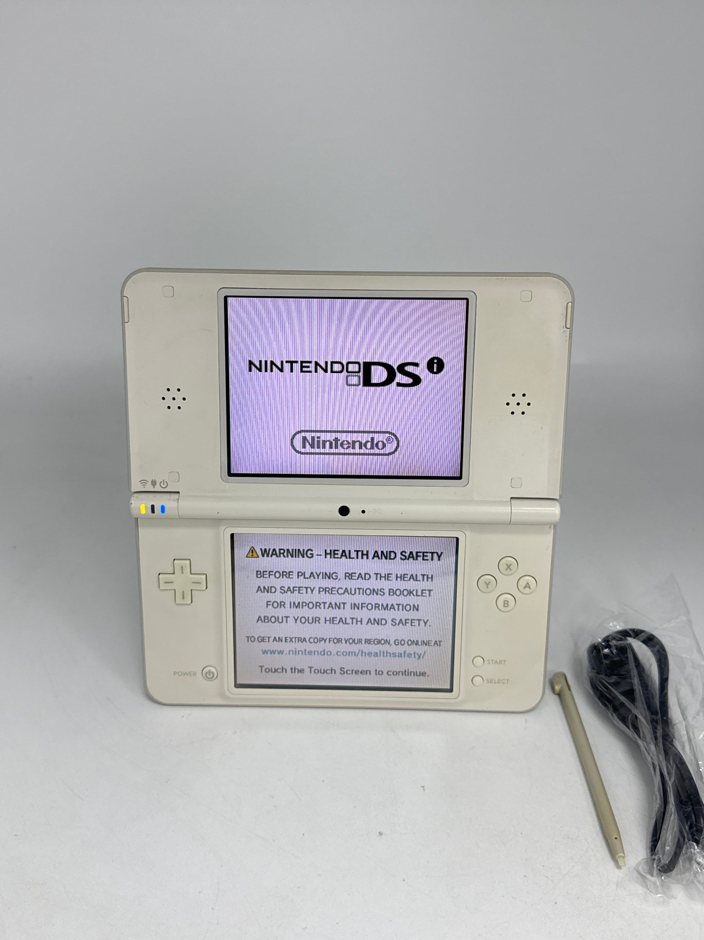 Nintendo DSi LL UTL-001(JPN) White Console #414 w/ Stylus & Charger