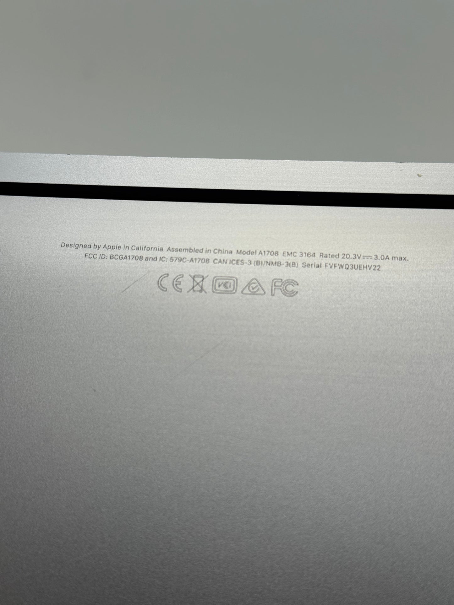 Apple MacBook Pro 13" A1708 2017 - Space Gray - 128GB, 8GB RAM