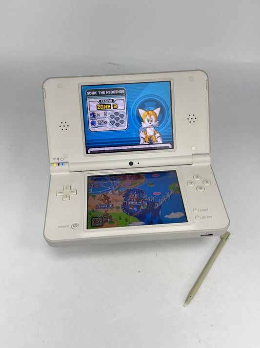 Nintendo DSi LL UTL-001(JPN) White Console #415 w/ Stylus No Charger