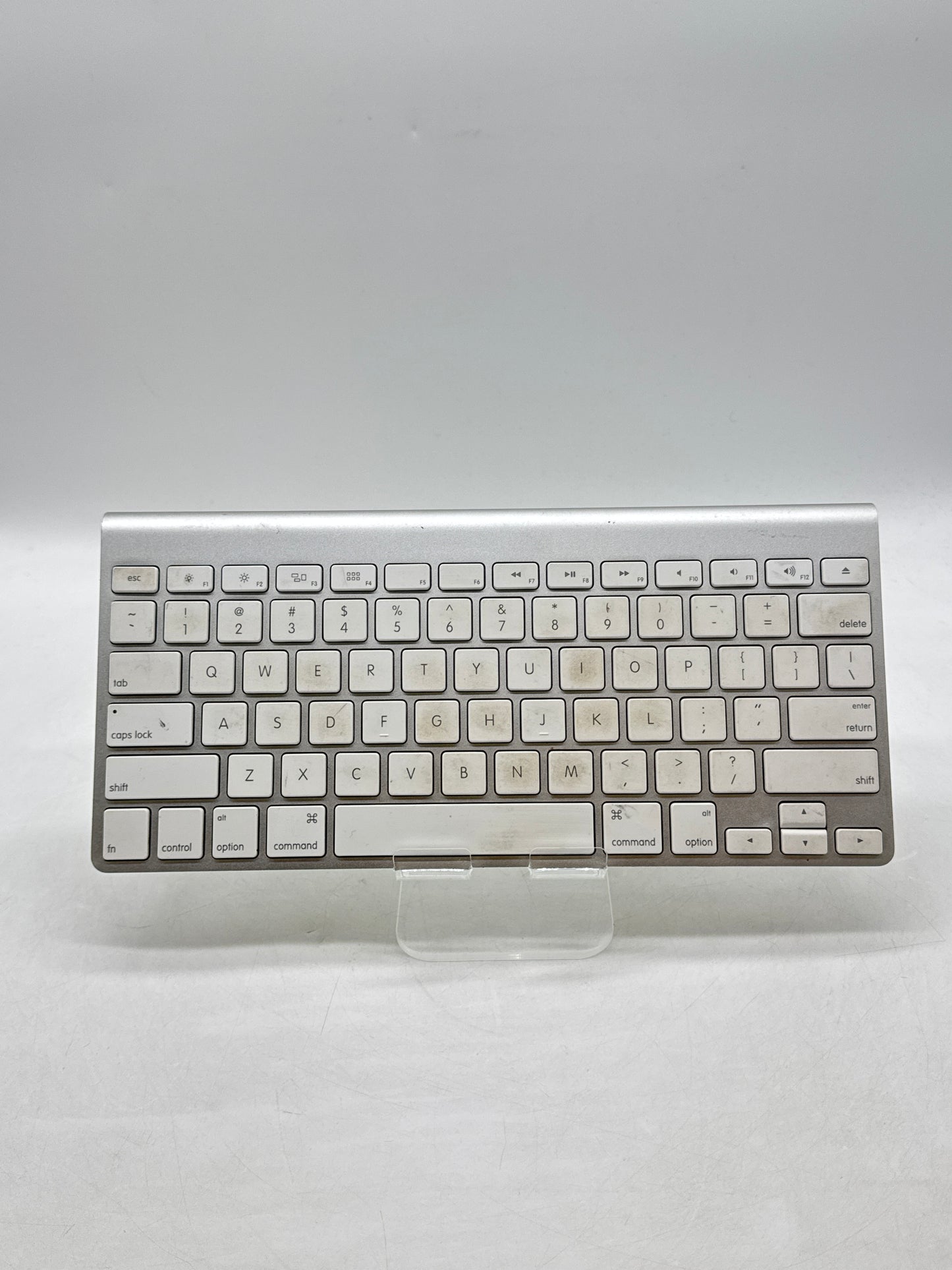 Apple A1314 Wireless Keyboard White - Untested