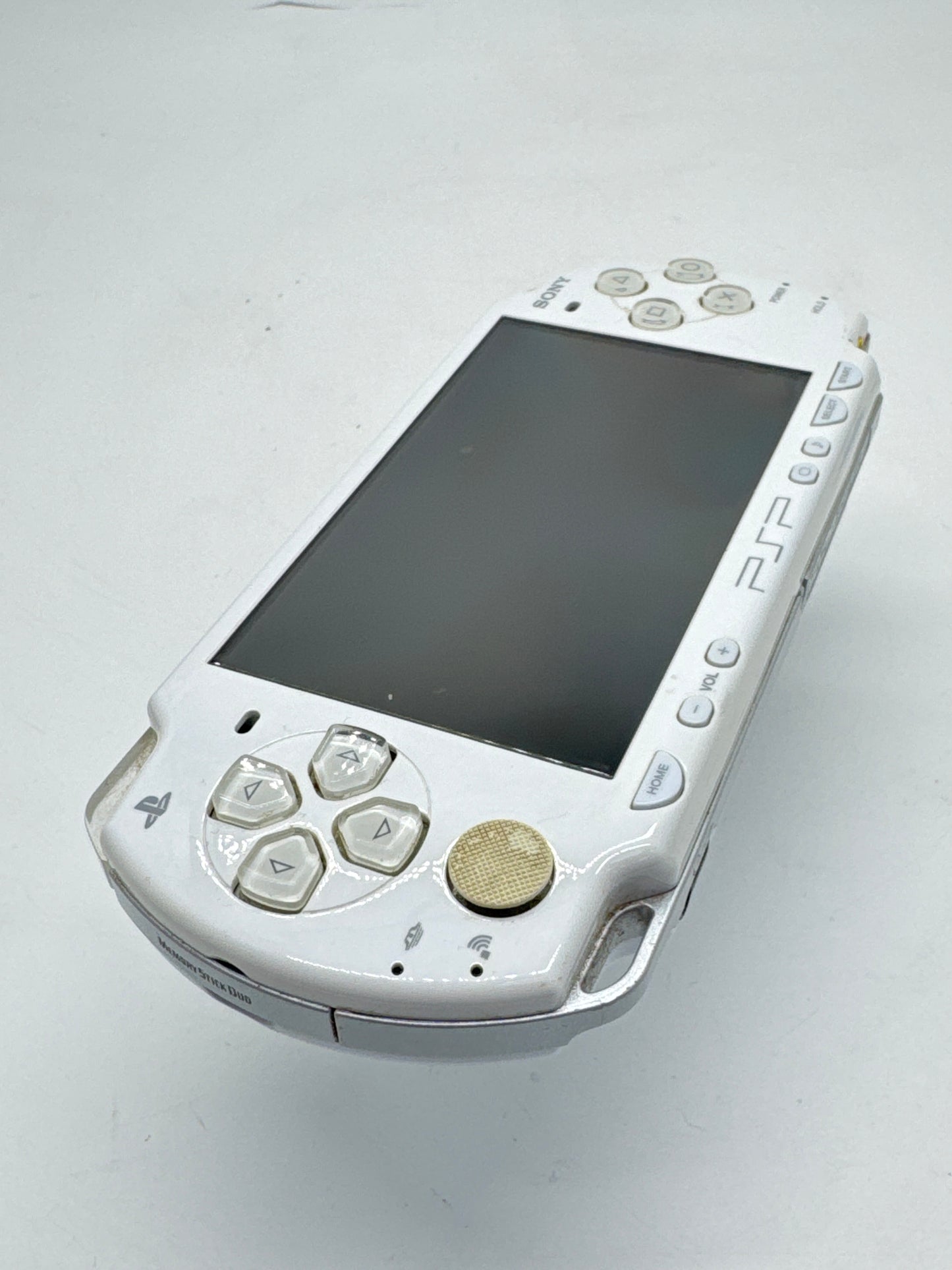 Sony PSP-2000 White Console #222 No Battery or Lid No Charger AS IS