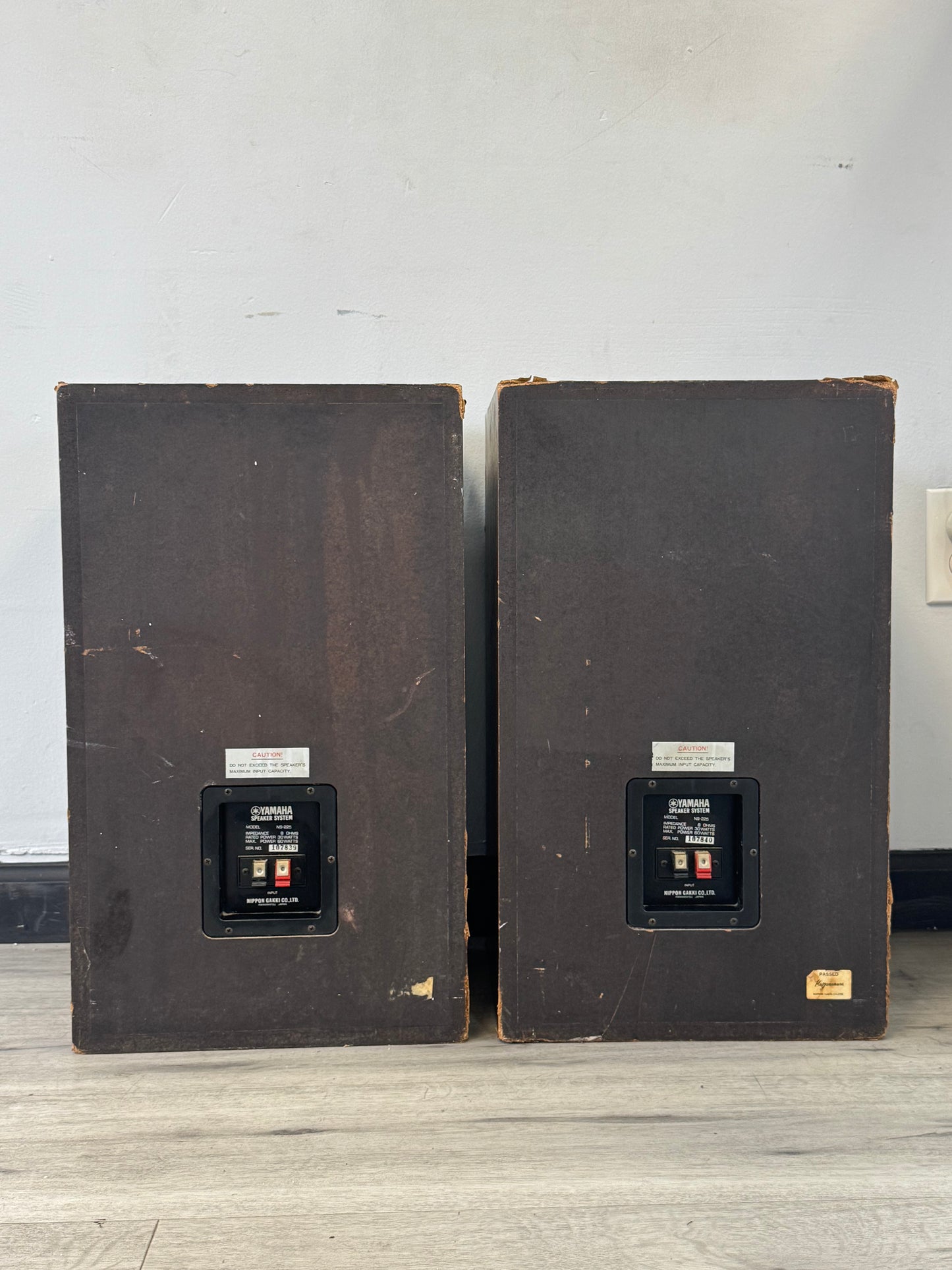 RARE YAMAHA NS-225 Speakers Large 22” Tall, White Woofers