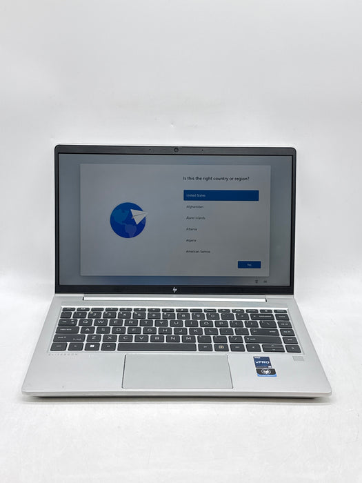 HP EliteBook 640 G10 14.0" FHD Touch Core i5-1335U 256GB SSD 8GB RAM -White Spot