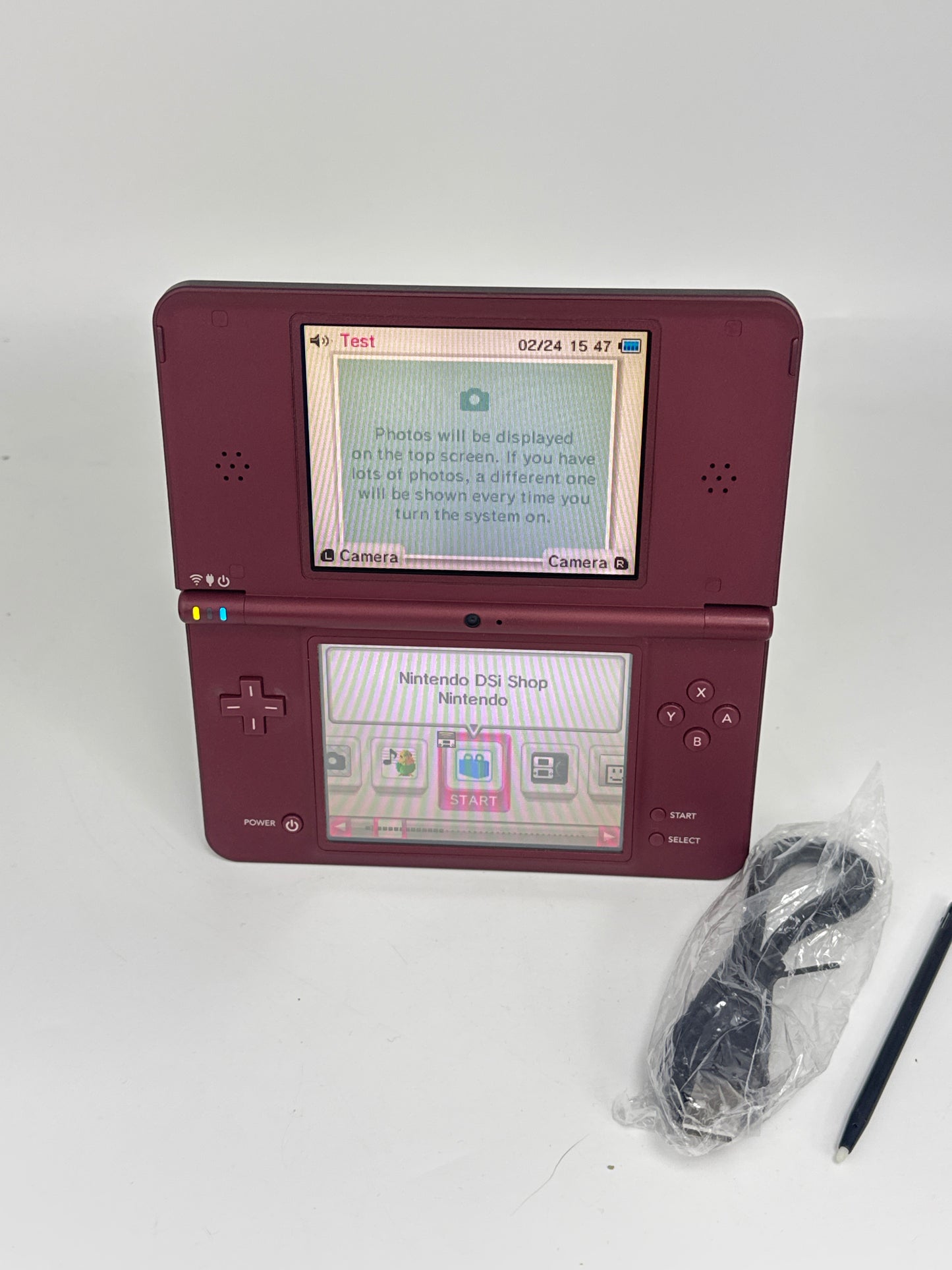 Nintendo DSi LL UTL-001(JPN) Red Console #425 w/ Stylus & Charger Yellow Tint AS IS