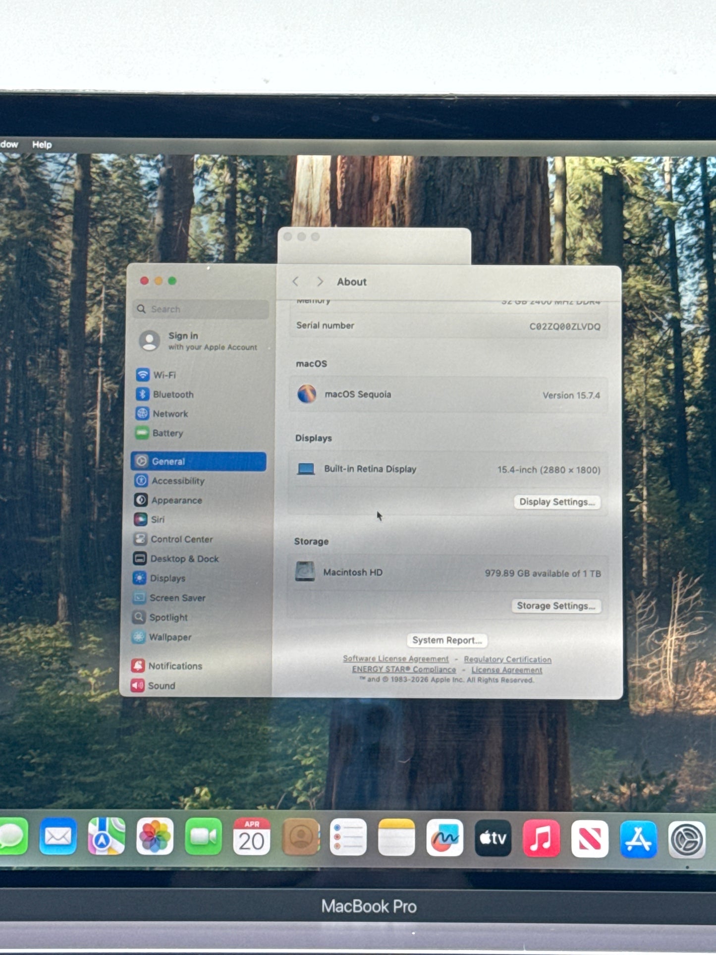 2018 Apple MacBook Pro 15.4" A1990 Core i9 32GB RAM 1TB SSD - Bad Display Read!