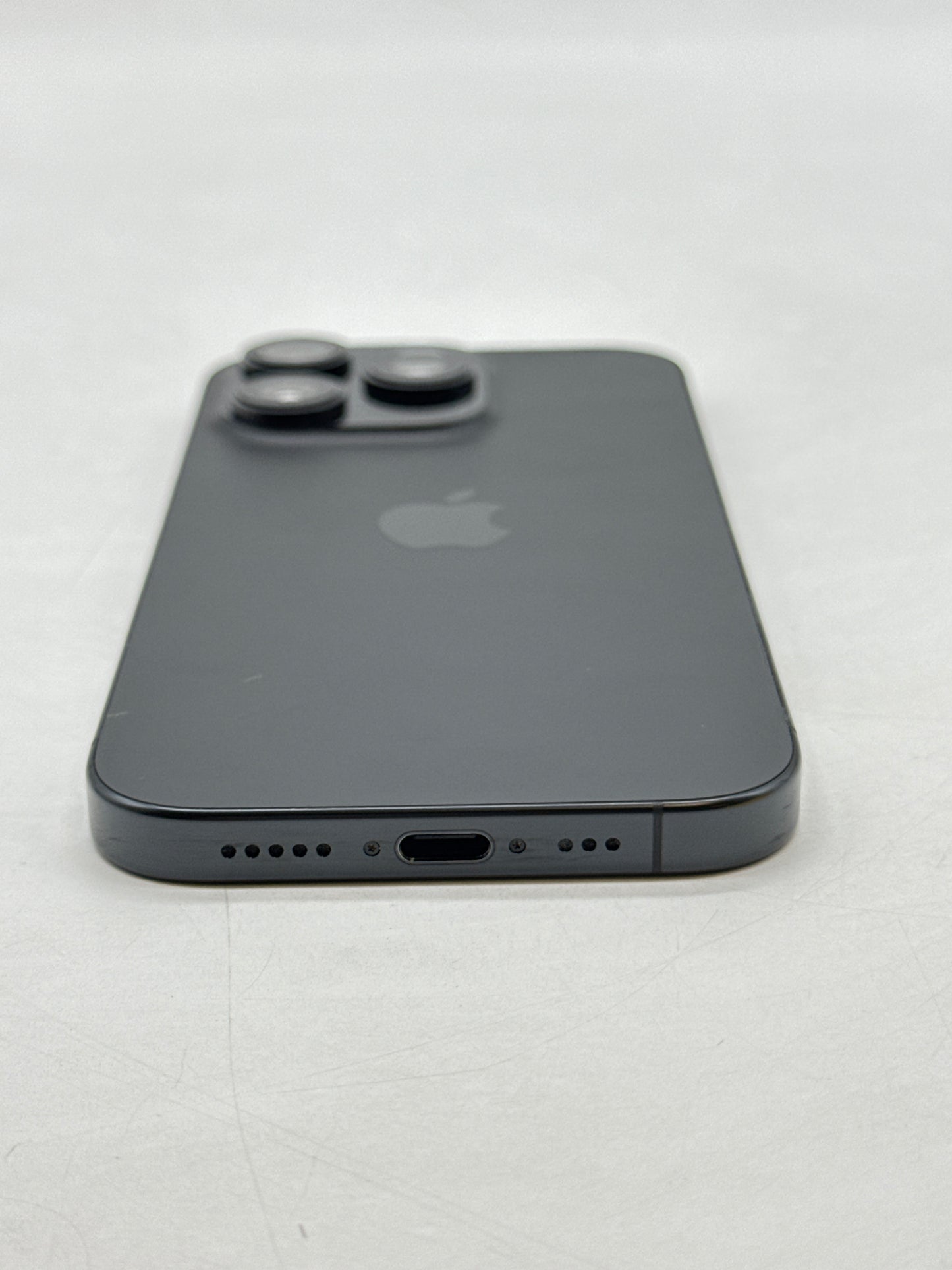 Unlocked Apple iPhone 16 Pro A3083 128GB Black Titanium 98% Battery Health