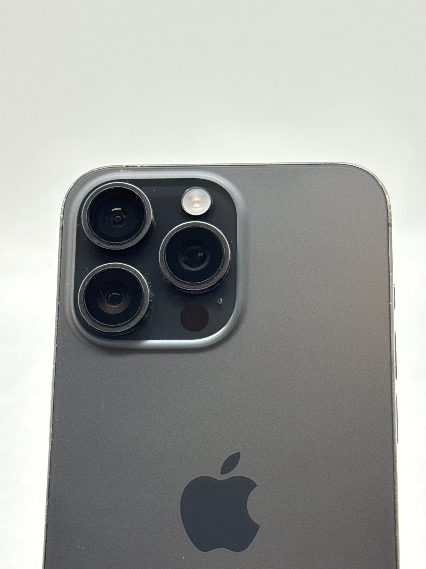 T-Mobile Apple iPhone 15 Pro Max A2849 256GB Black Titanium 81% Battery Health