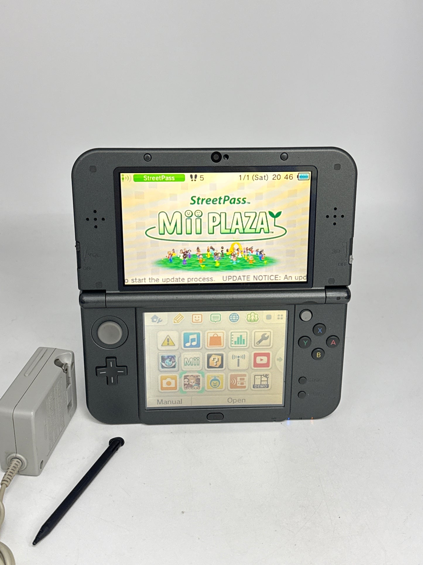 Nintendo "NEW" 3DS XL RED-001 Console #417 w/ Stylus & OEM Charger READ AS IS