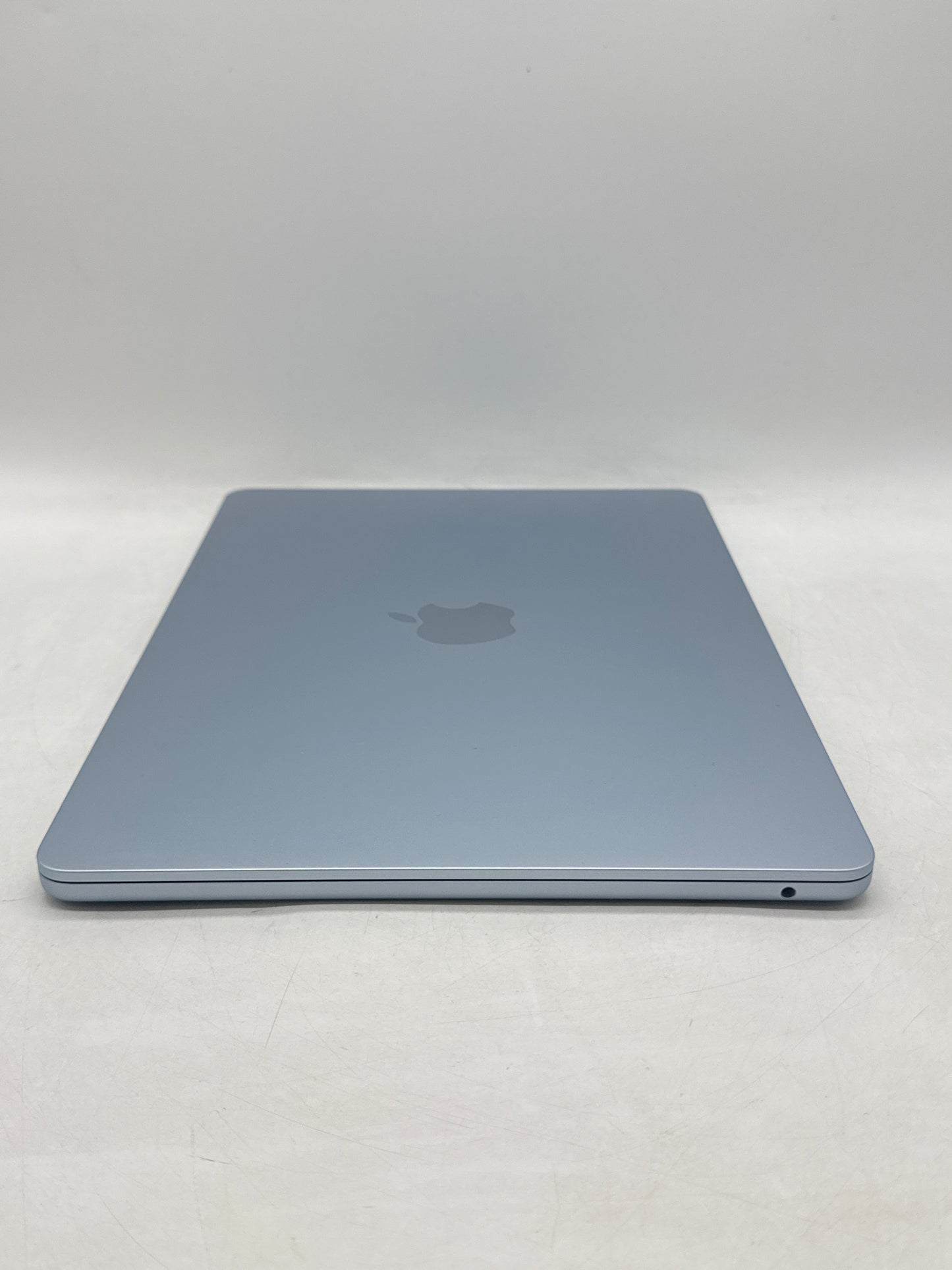 2025 Apple MacBook Air 13.6" A3240 M4 10C-CPU 8C-GPU 16GB RAM 256GB SSD 2 Cycle