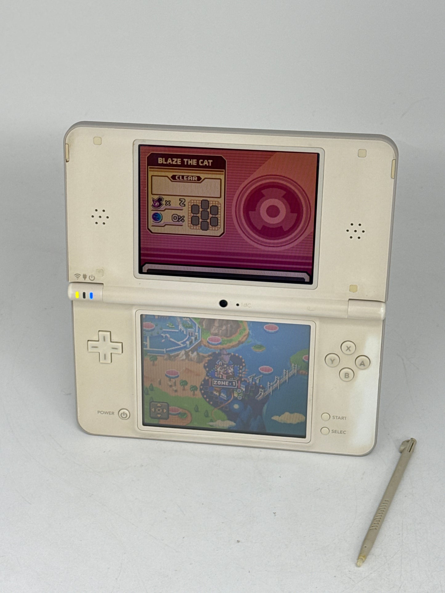 Nintendo DSi LL UTL-001(JPN) White Console #416 Heavy Yellow Tint AS IS