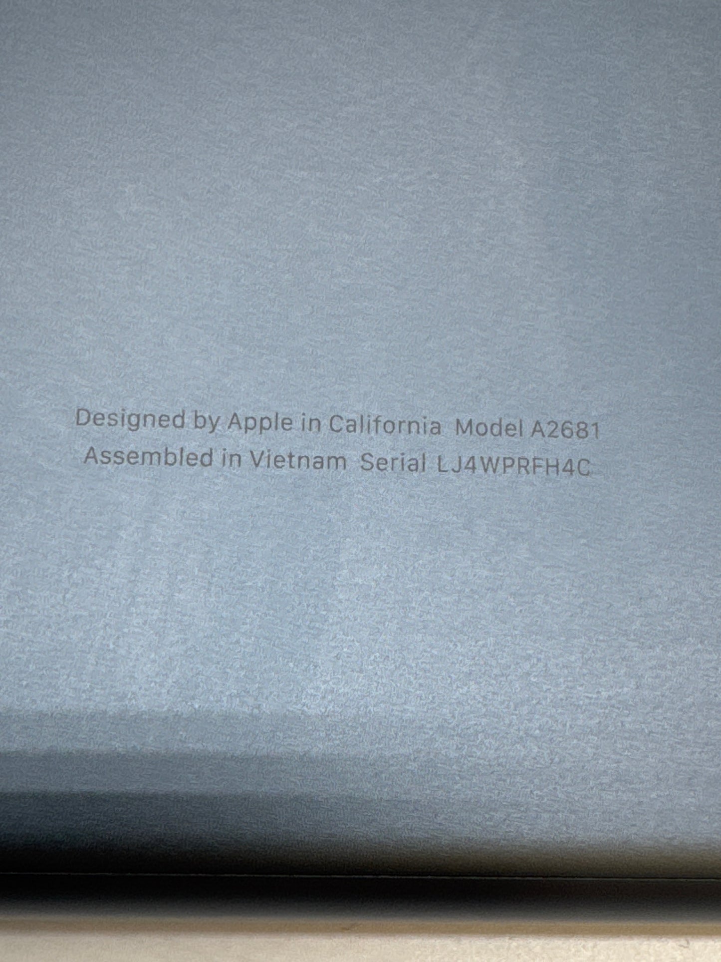 2022 Apple MacBook Air 13.6" A2681 M2 8C-CPU 8C-GPU 8GB RAM 256GB SSD 8 Cycle