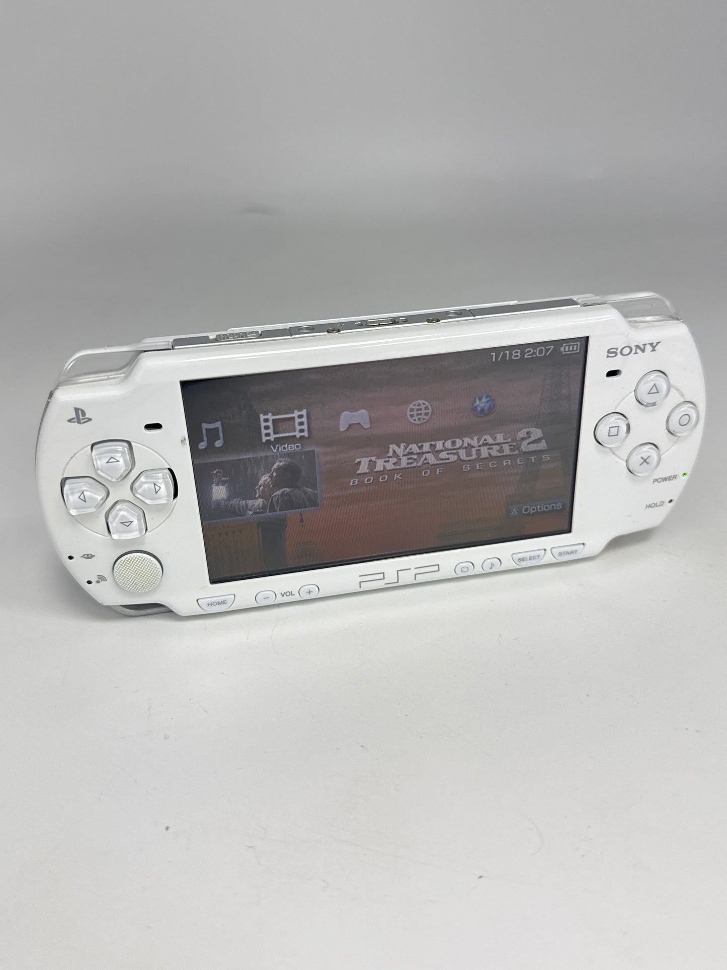 Sony PSP-2000 White Console #221 No Battery or Lid No Charger AS IS