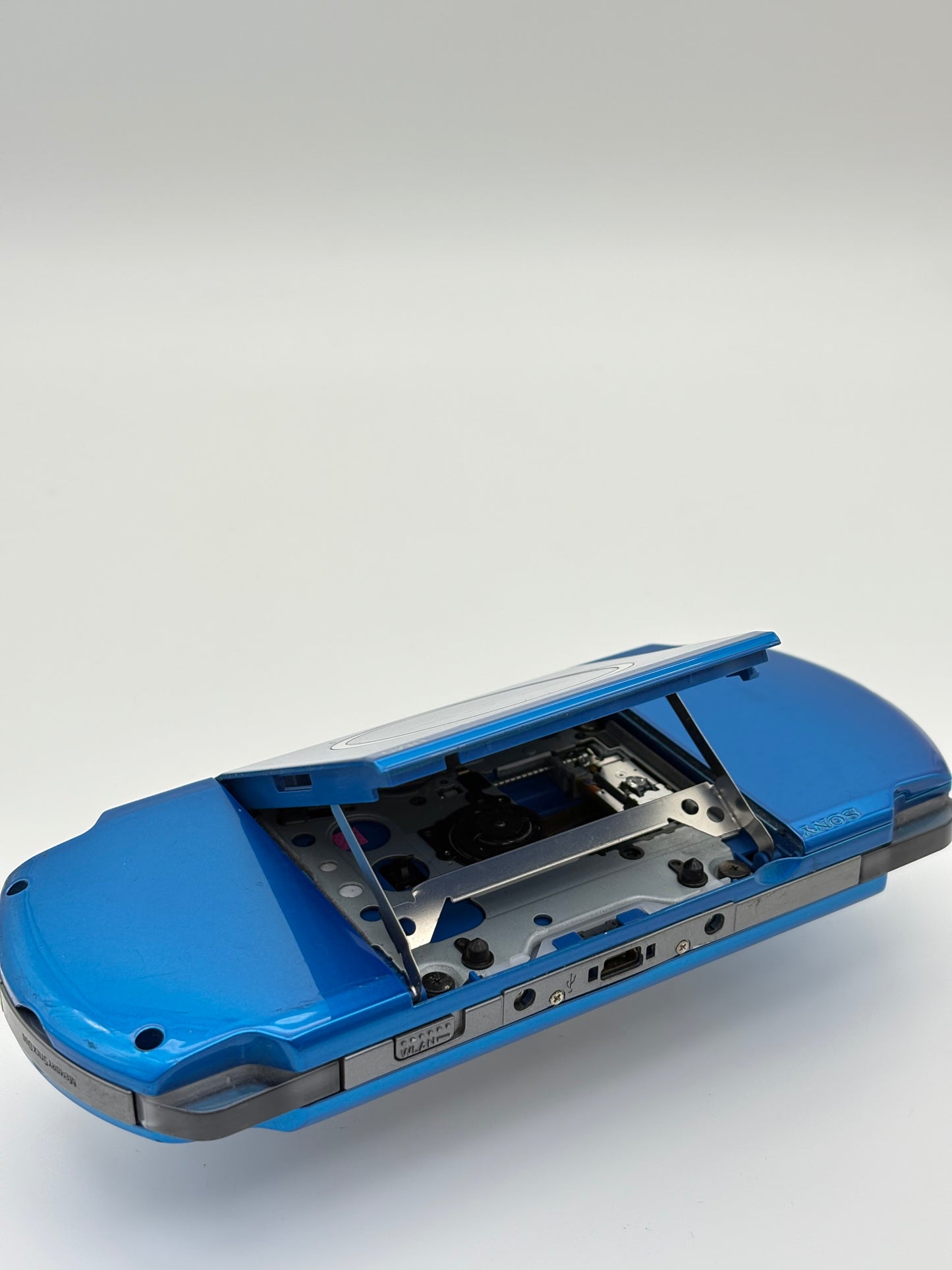 Sony PSP-3000 Vibrant Blue Console #208 w/2400 mAh Battery Bad Disk Drive AS IS