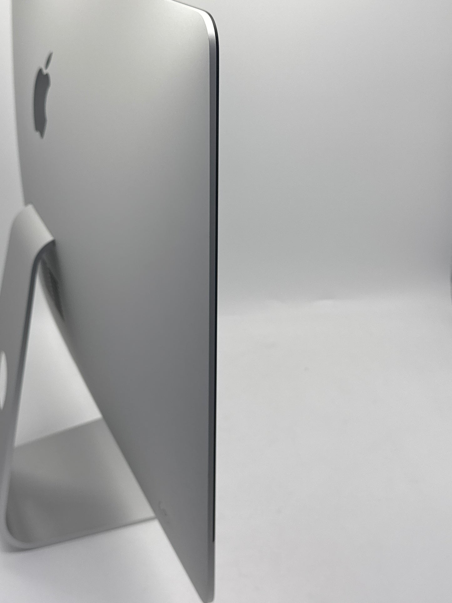 Apple iMac 21.5" A1418 2013 Intel Core i5 8GB RAM 1TB SSD Silver