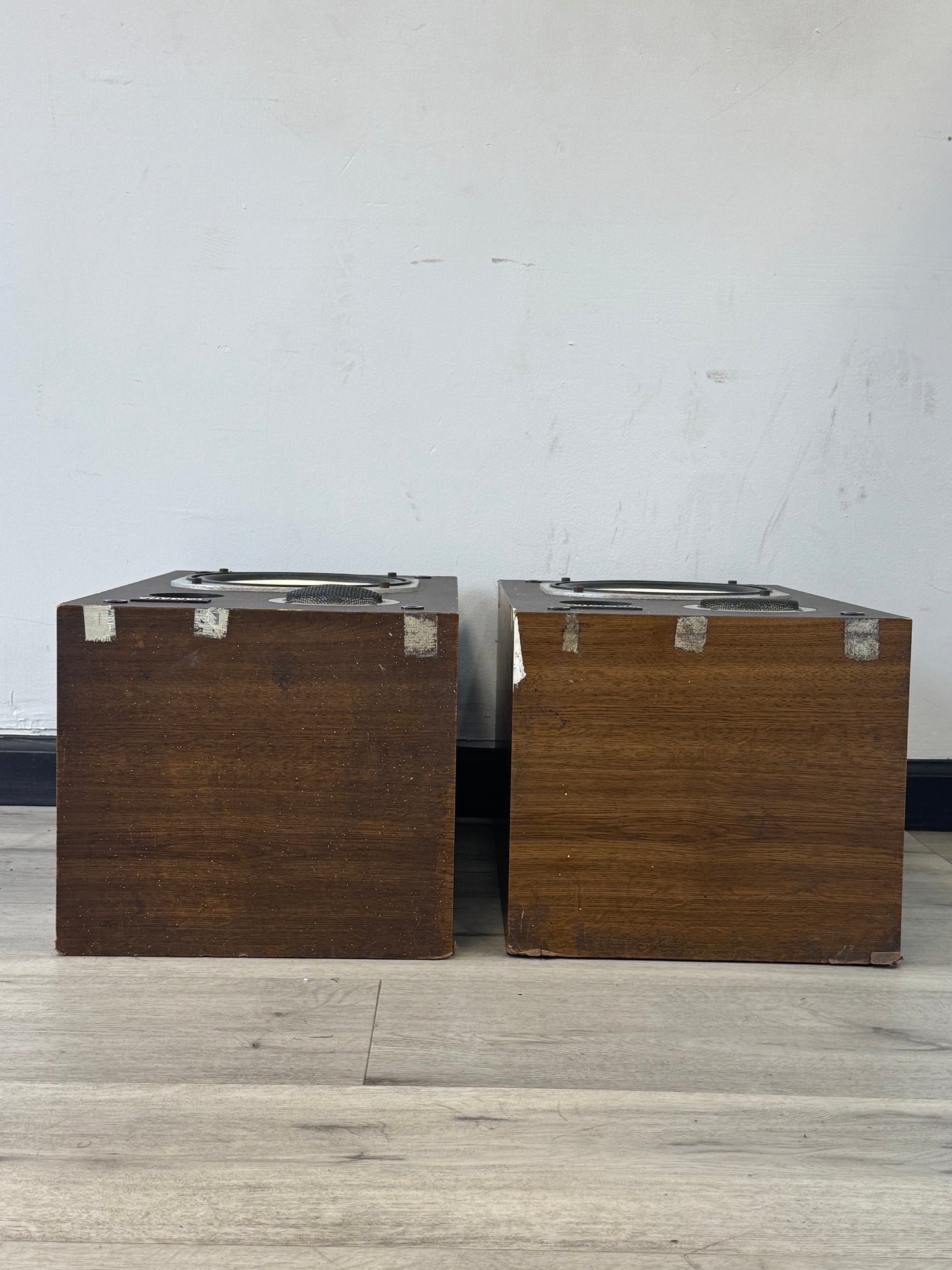 RARE YAMAHA NS-225 Speakers Large 22” Tall, White Woofers