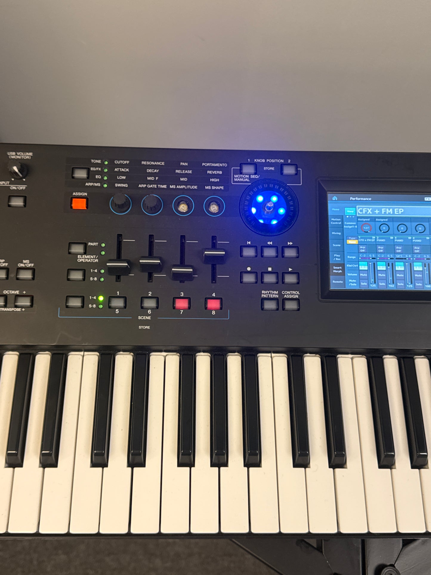 Yamaha MODX6+ 61 Semi-weighted Key Synthesizer w/ power supply