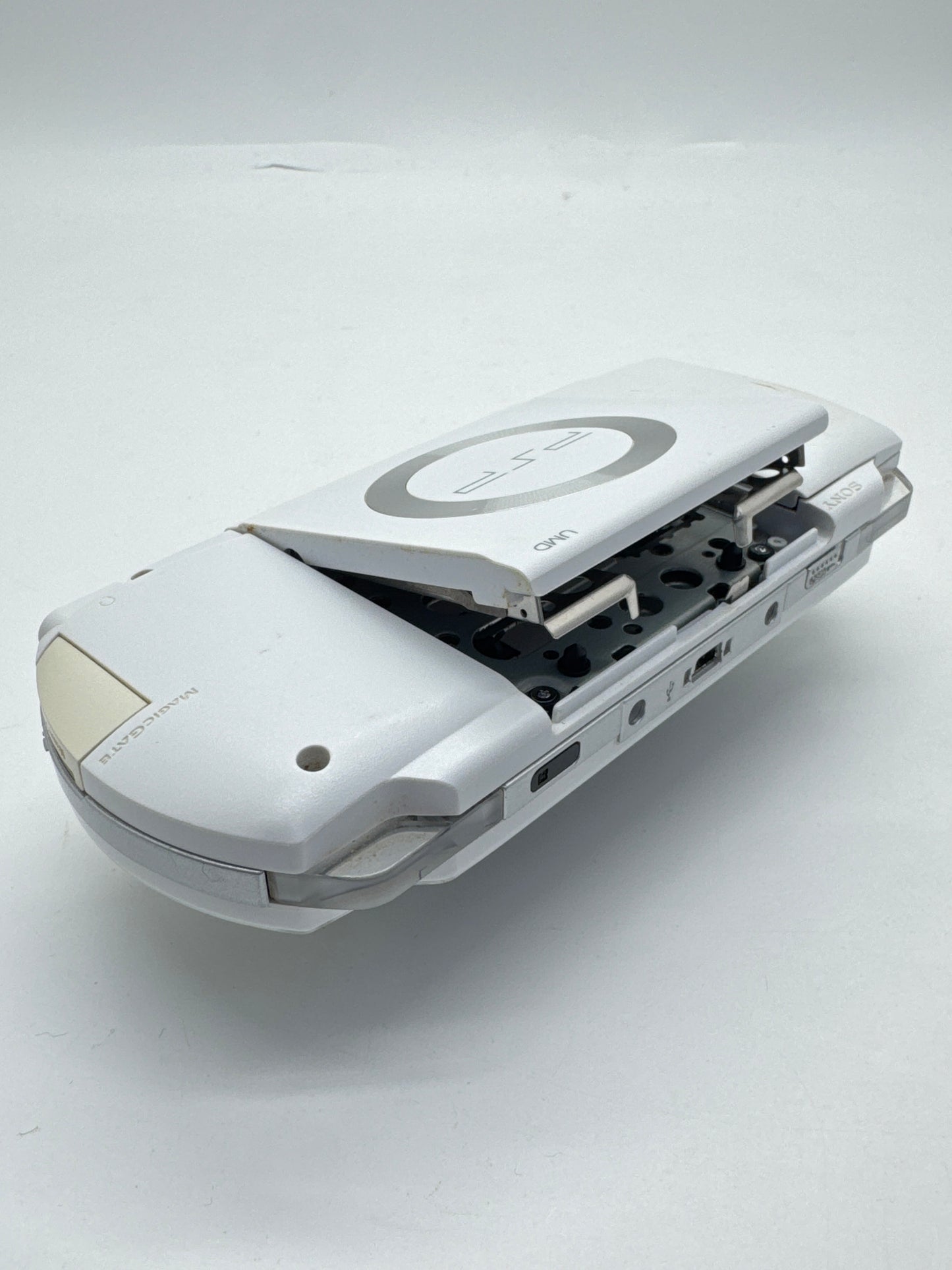 Sony PlayStation Portable PSP-1000 Pearl White Console #62 w/ Charger