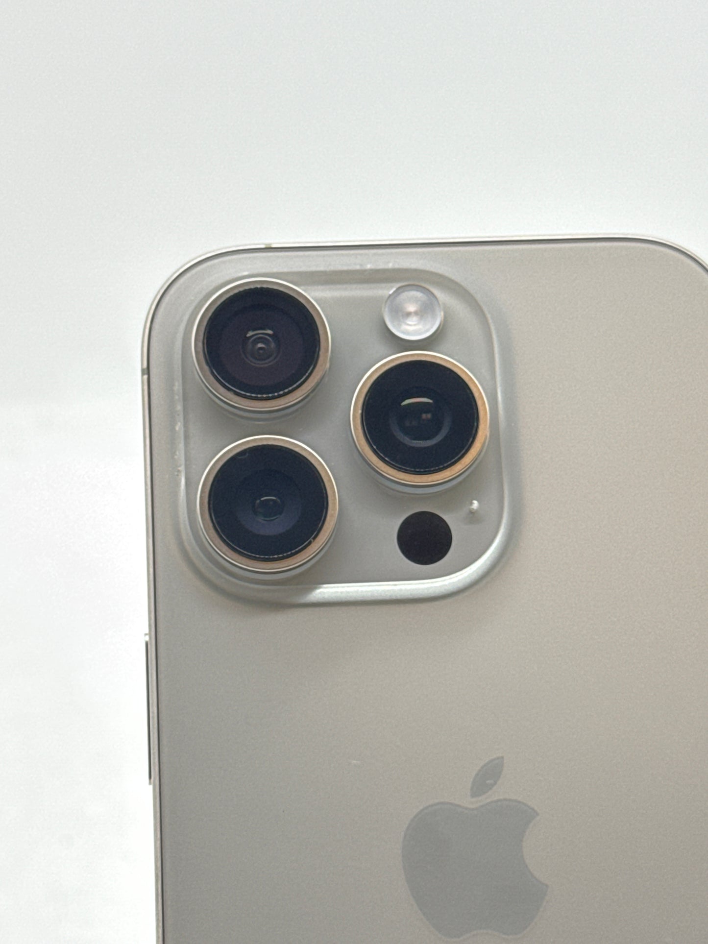 Unlocked Apple iPhone 16 Pro A3083 128GB Natural Titanium 96% Battery Health