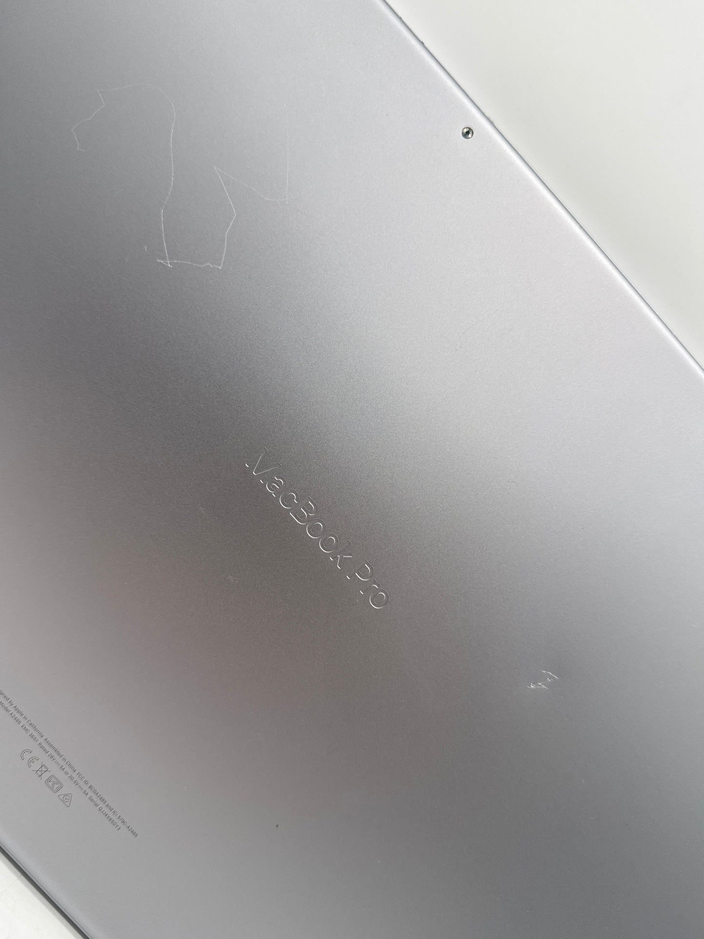 2021 Apple MacBook Pro 16.2" A2485 M1 Pro 10C-CPU 16C-GPU 16GB RAM 512GB SSD