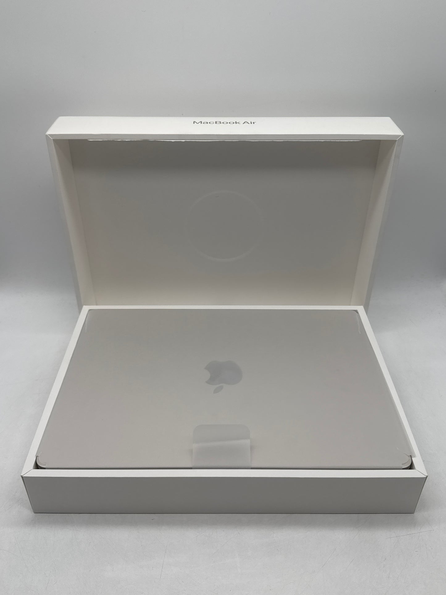 2025 Apple MacBook Air 13.6" A3240 M4 10C-CPU 8C-GPU 256GB SSD 16GB RAM Open Box