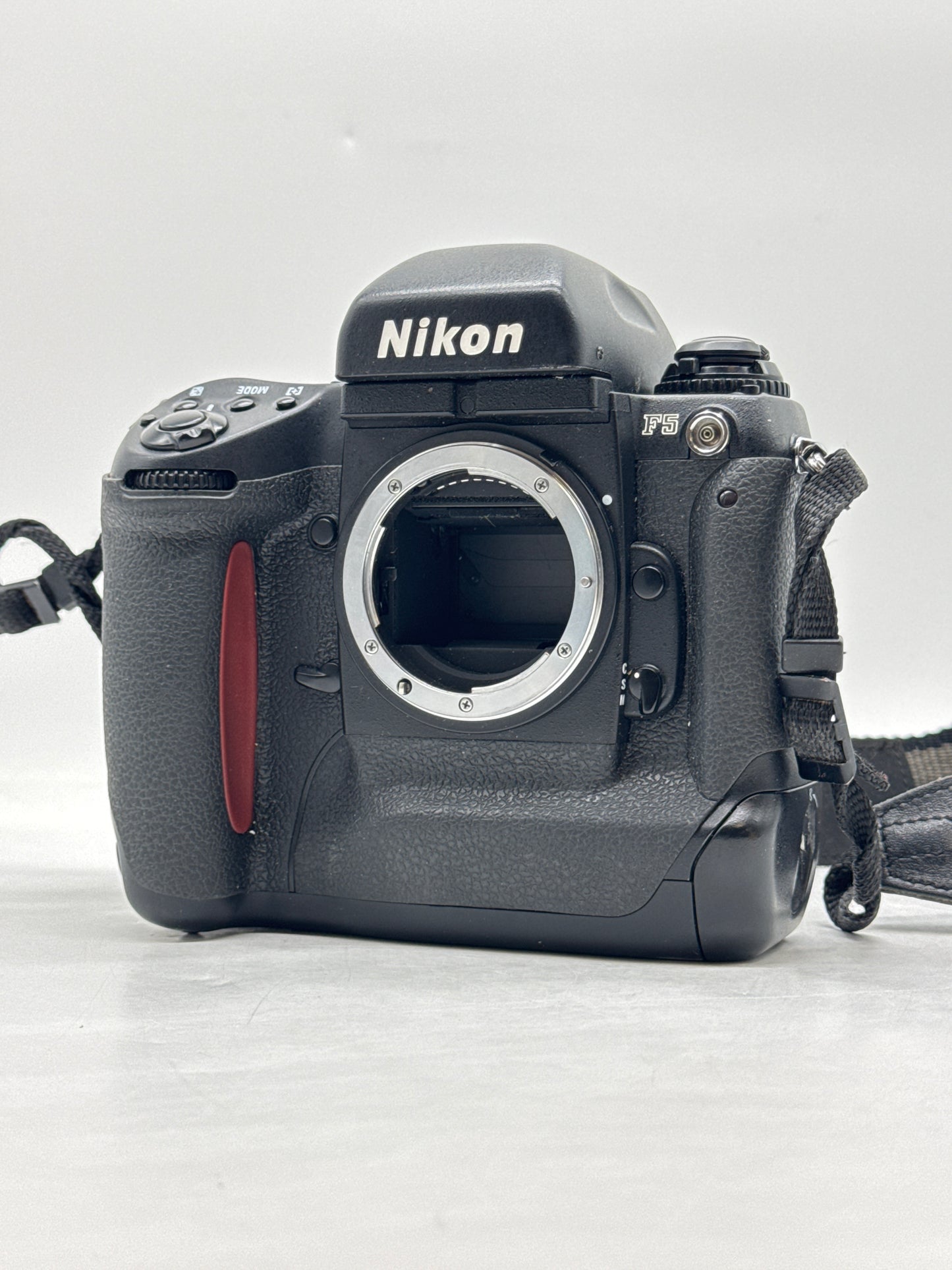 Nikon F5 35mm Film Camera SLR Body From JAPAN - Parts!