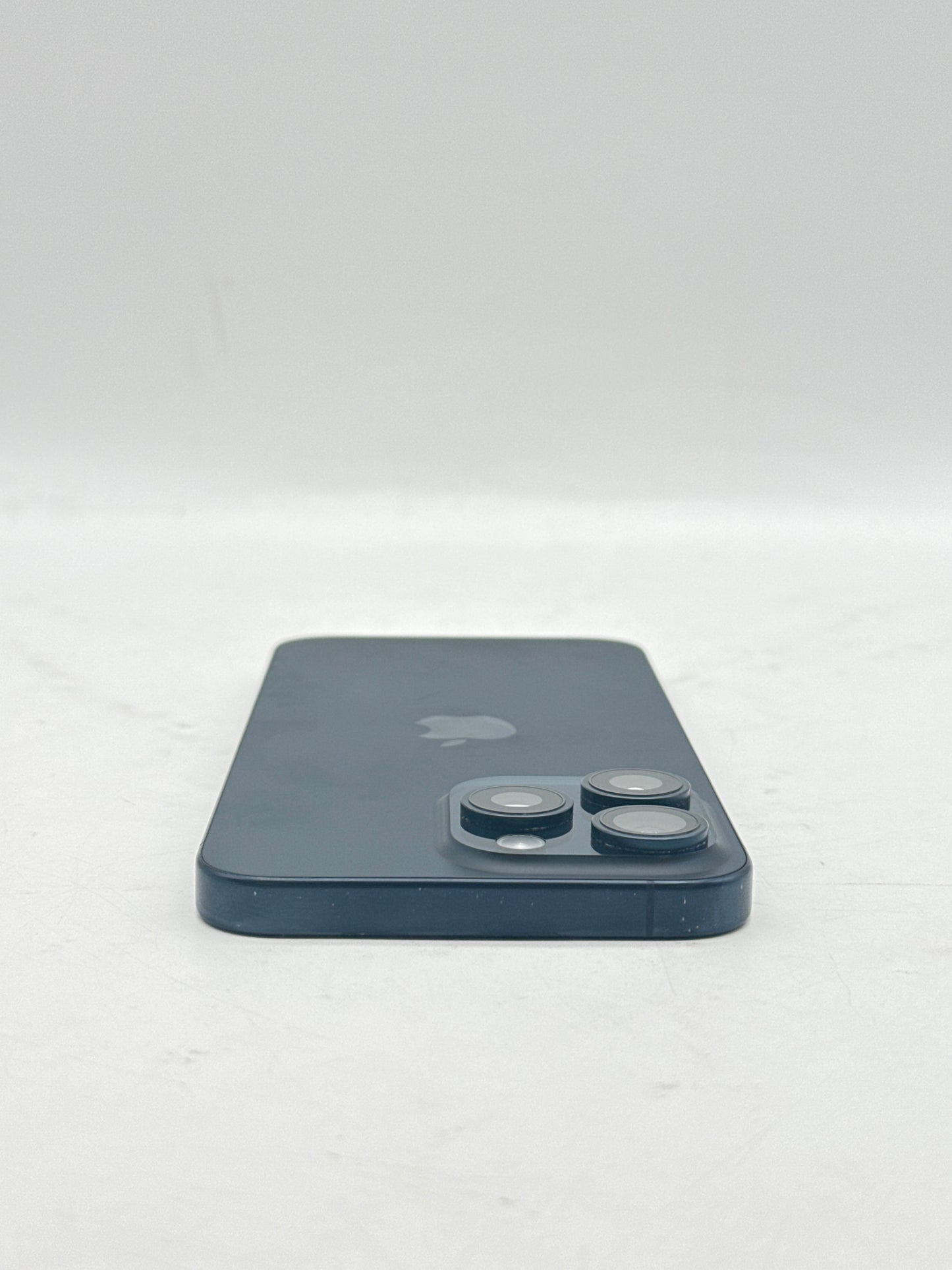 Unlocked Apple iPhone 15 Pro Max (A2849) 256GB - Blue Titanium - 86% BH