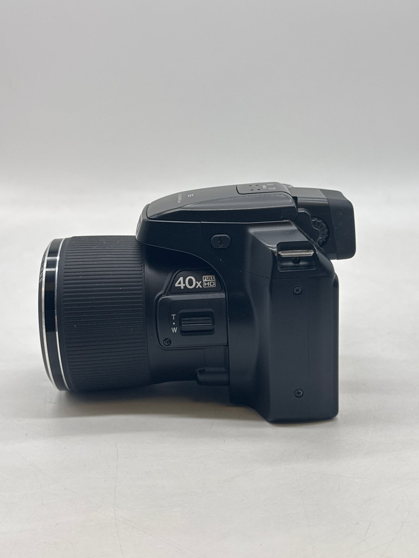 Fujifilm FinePix S8200 16.0MP Digital Camera 40x Zoom Lens Black