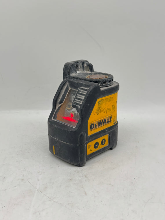 DeWalt DW088 Self Leveling Cross Line Laser Level Red Beam Used