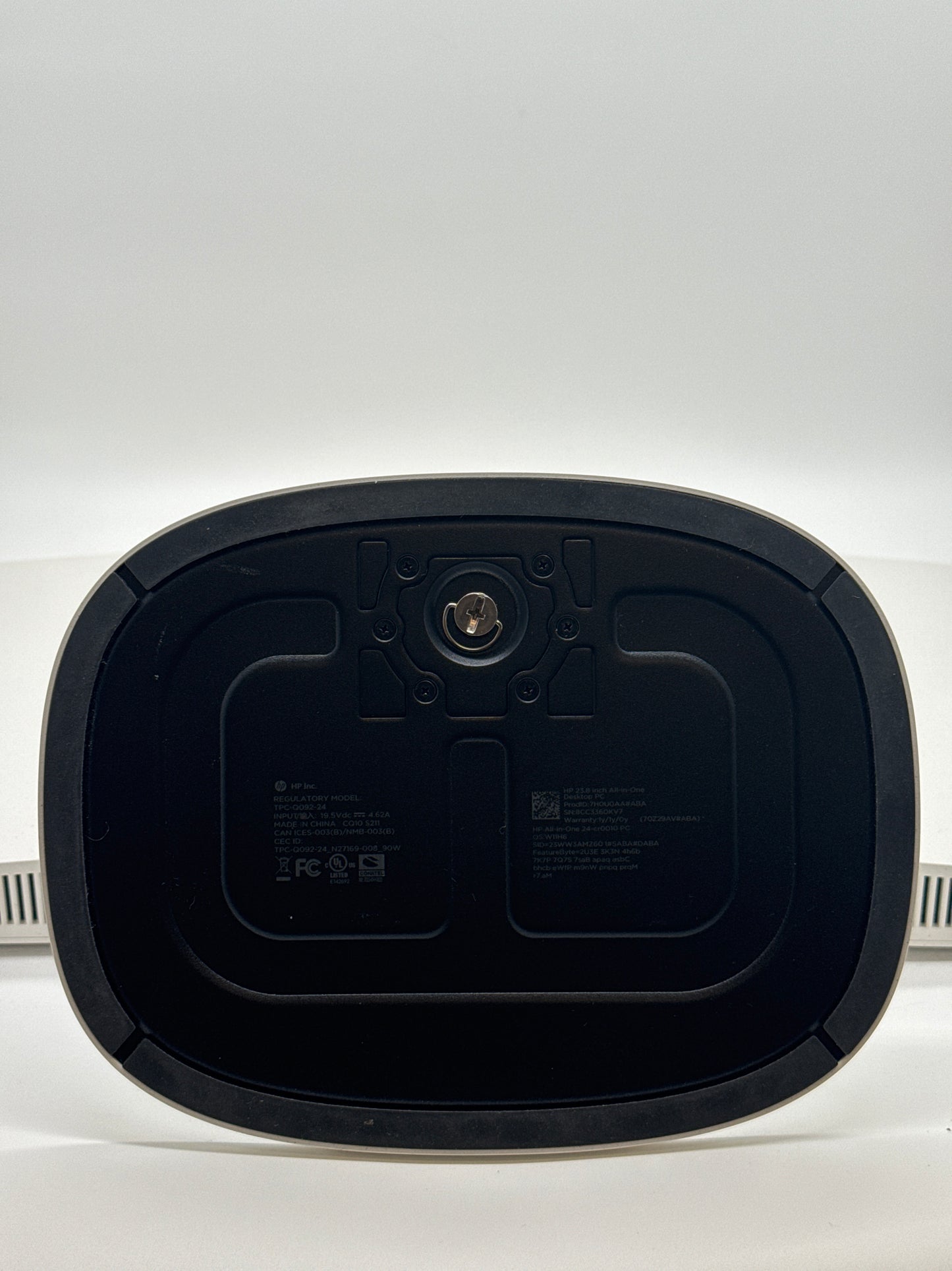 HP All-in-One Desktop 7H0U0AA – 23.8" FHD, 8GB RAM, 256GB - Used