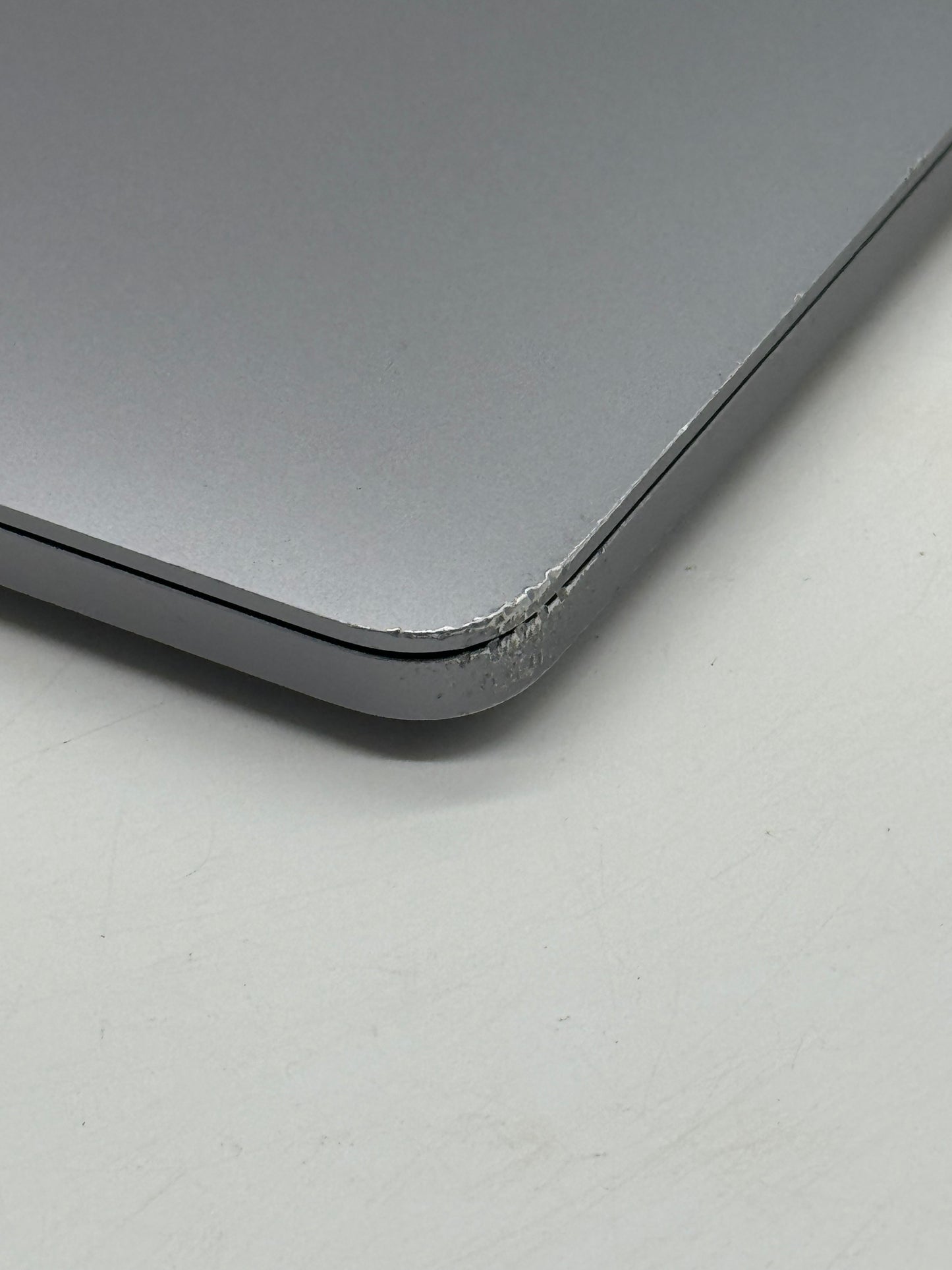 Apple MacBook Pro 13" A1708 2017 - Space Gray - 128GB, 8GB RAM