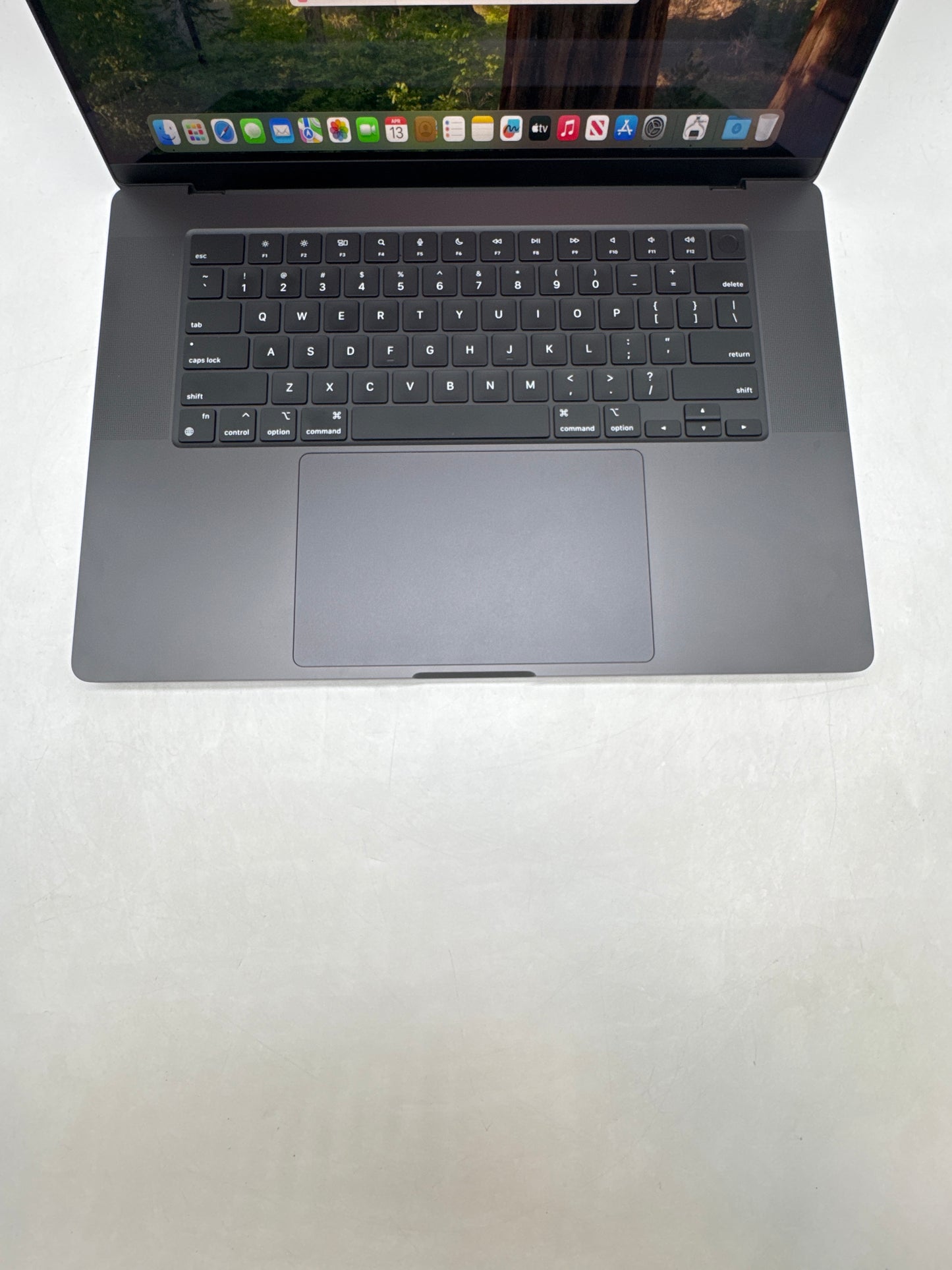 2024 Apple MacBook Pro 16.2" A3186 Apple M4 Max 14C-CPU 32C-GPU 1TB SSD 36GB RAM