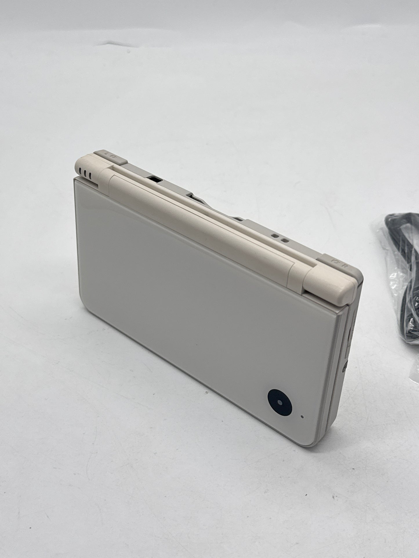 Nintendo DSi LL UTL-001(JPN) White Console #413 w/ Stylus & Charger READ AS IS