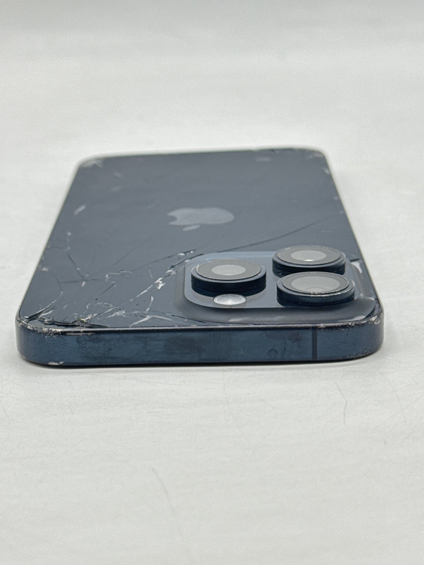 Unlocked Apple iPhone 15 Pro Max A2849 256GB Blue Titanium  - Cracked Read!