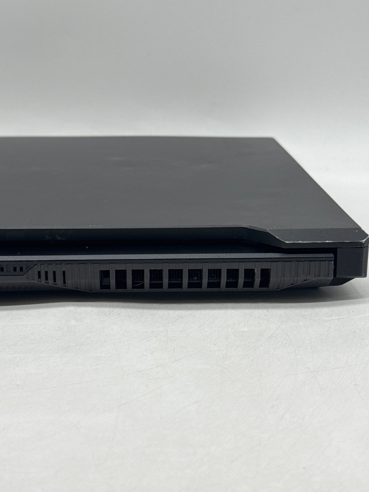 Asus TUF Gaming A16 16" 165Hz Ryzen 7735HS 16GB RAM 512GB SSD RX 7600S - Read!