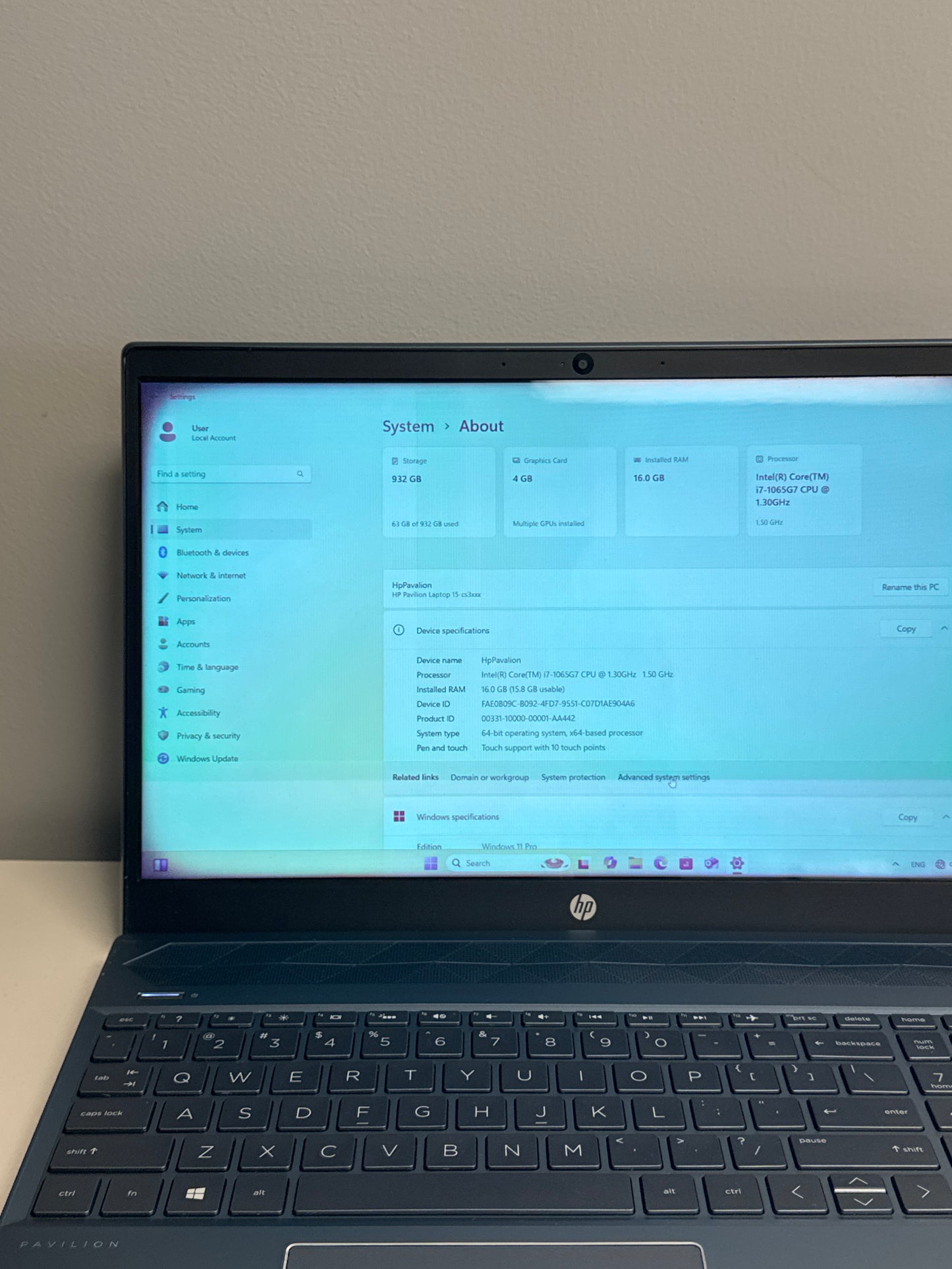 HP Pavilion Laptop 15-cs3073cl 15.6" Core i7-1065G7 16GB RAM 1TB HDD Bad Display