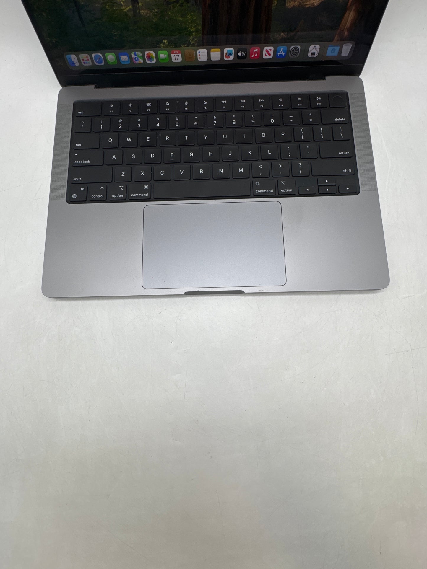 2021 Apple MacBook Pro 14.2" A2442 M1 Pro 8C-CPU 14C-GPU 512GB SSD 16GB RAM