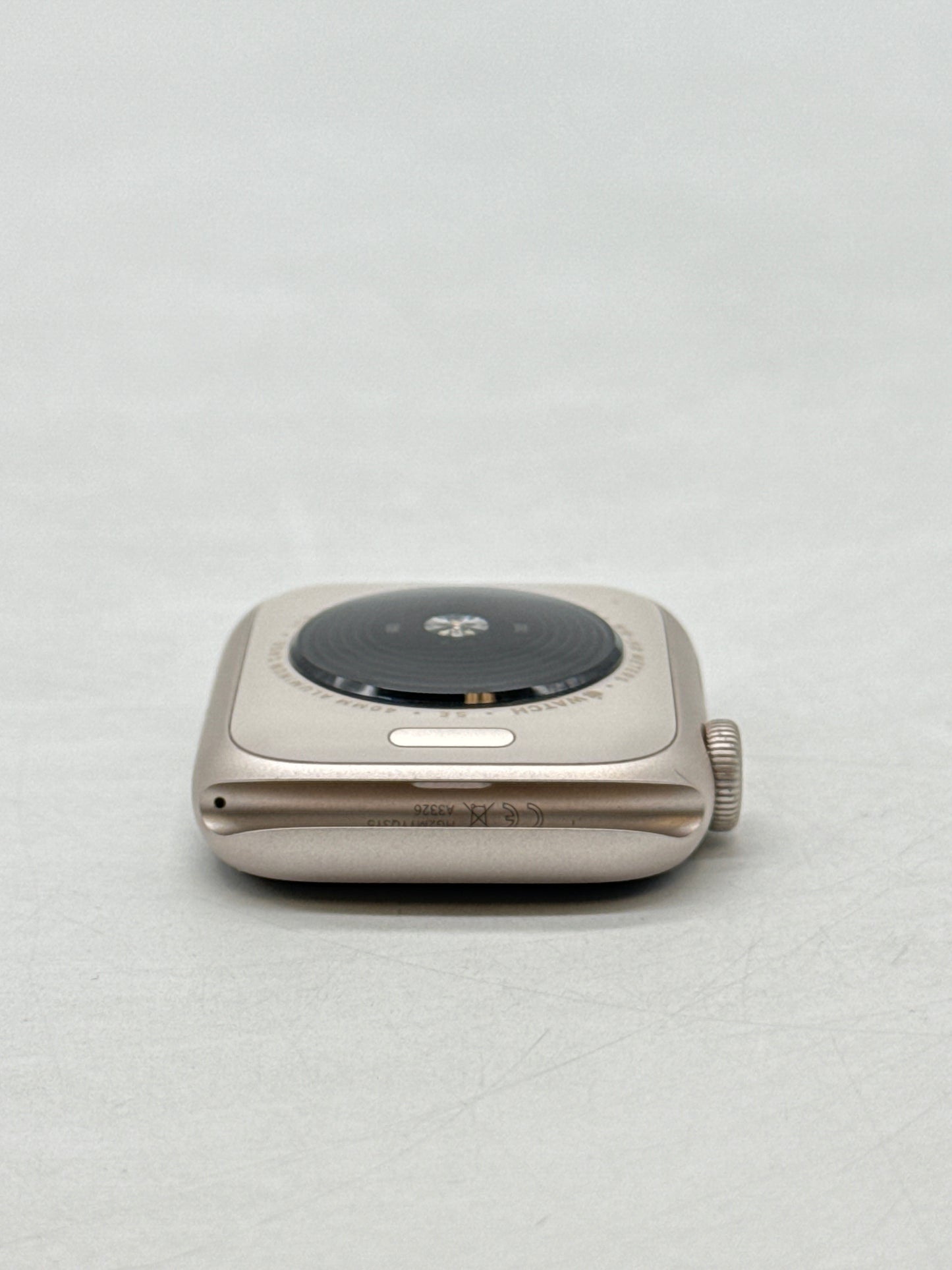 Unlocked Apple Watch SE 3 A3326 40mm GPS + Cellular Starlight Aluminum
