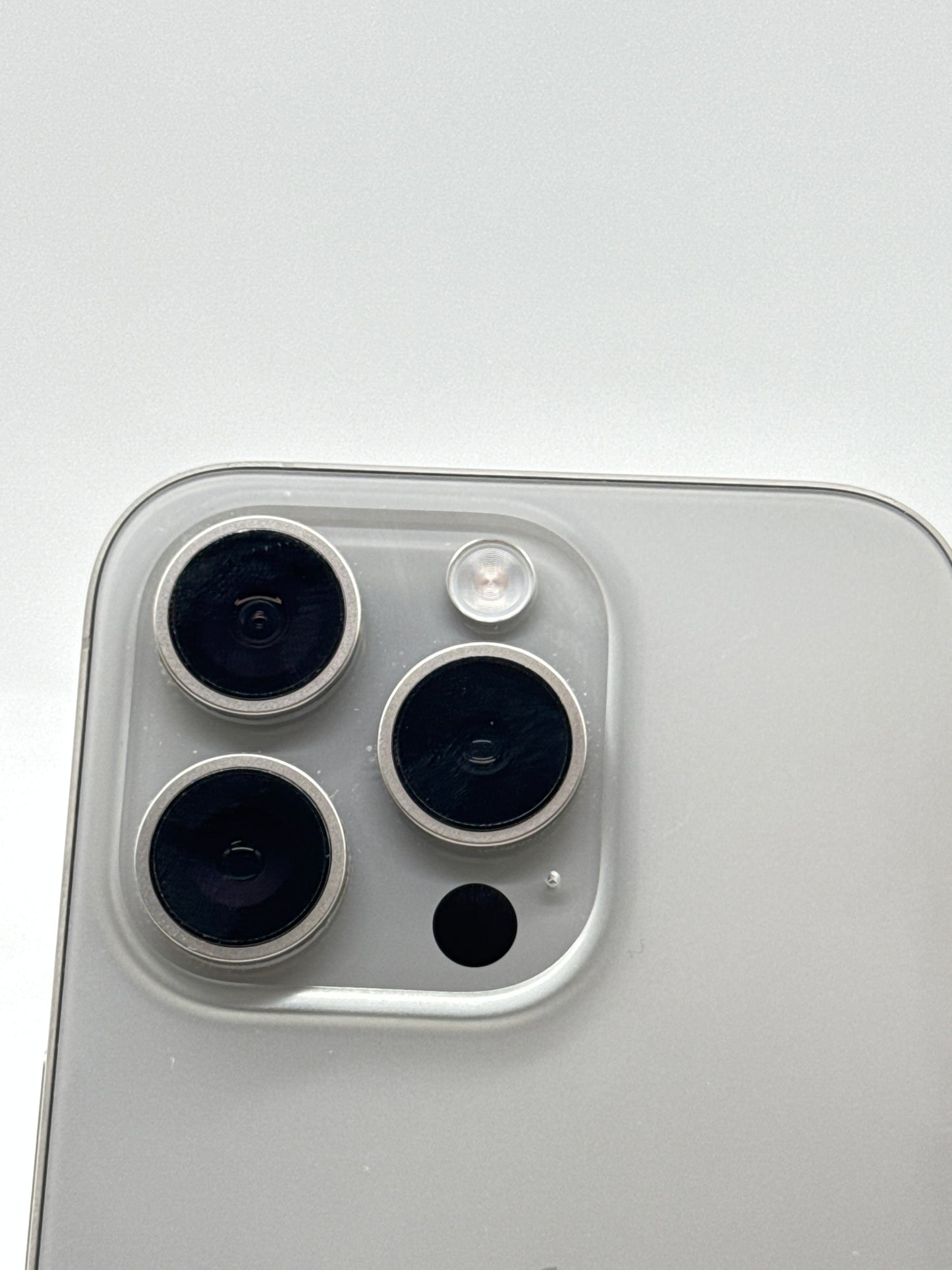 Unlocked Apple iPhone 15 Pro A3102 128GB Natural Titanium - Service Battery 78%